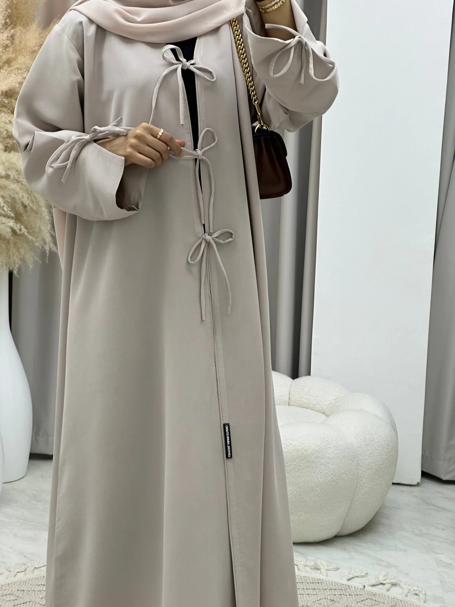 C 0117-01 Nude Bow Abaya - Image 5