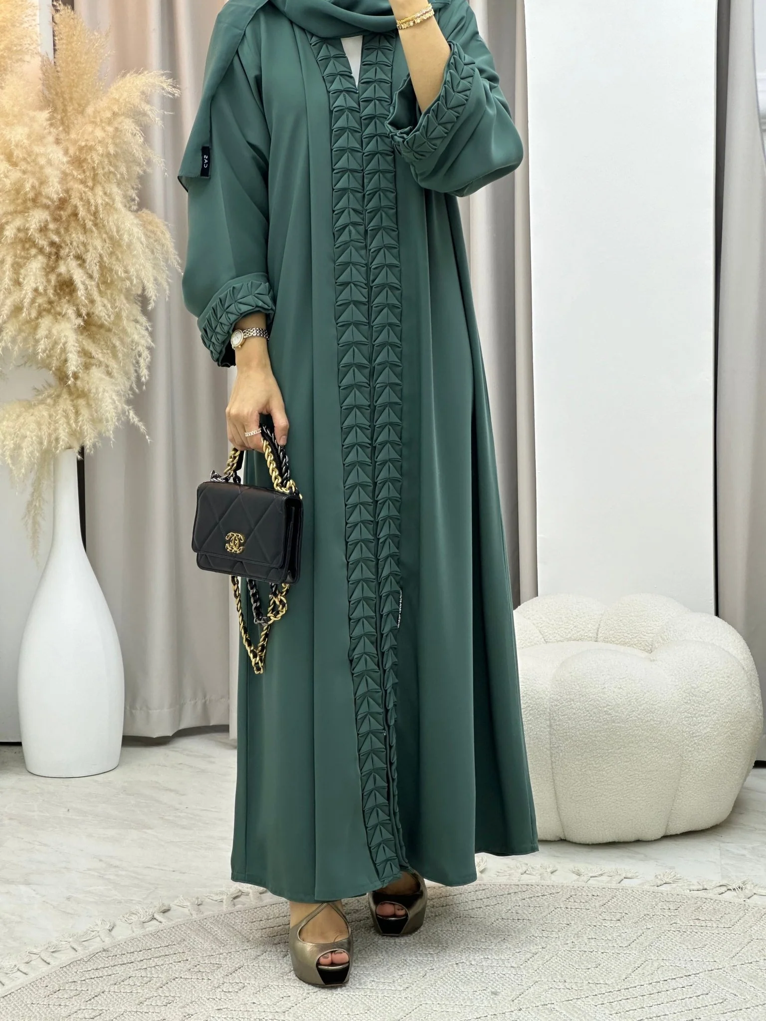 C 0172 Triangle Green Abaya - Image 2