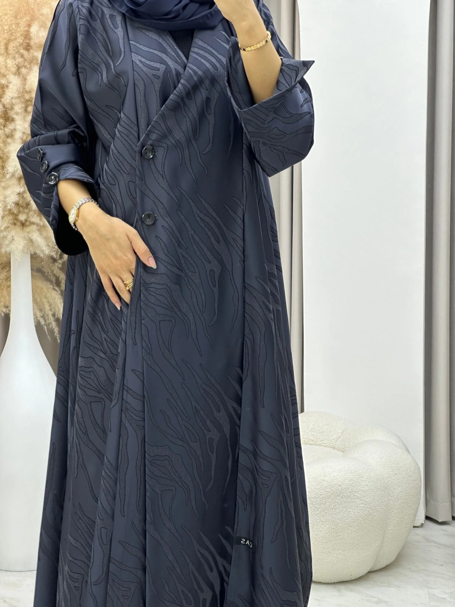 C 0290-03 Navy Blue Ragged Abaya - Image 4