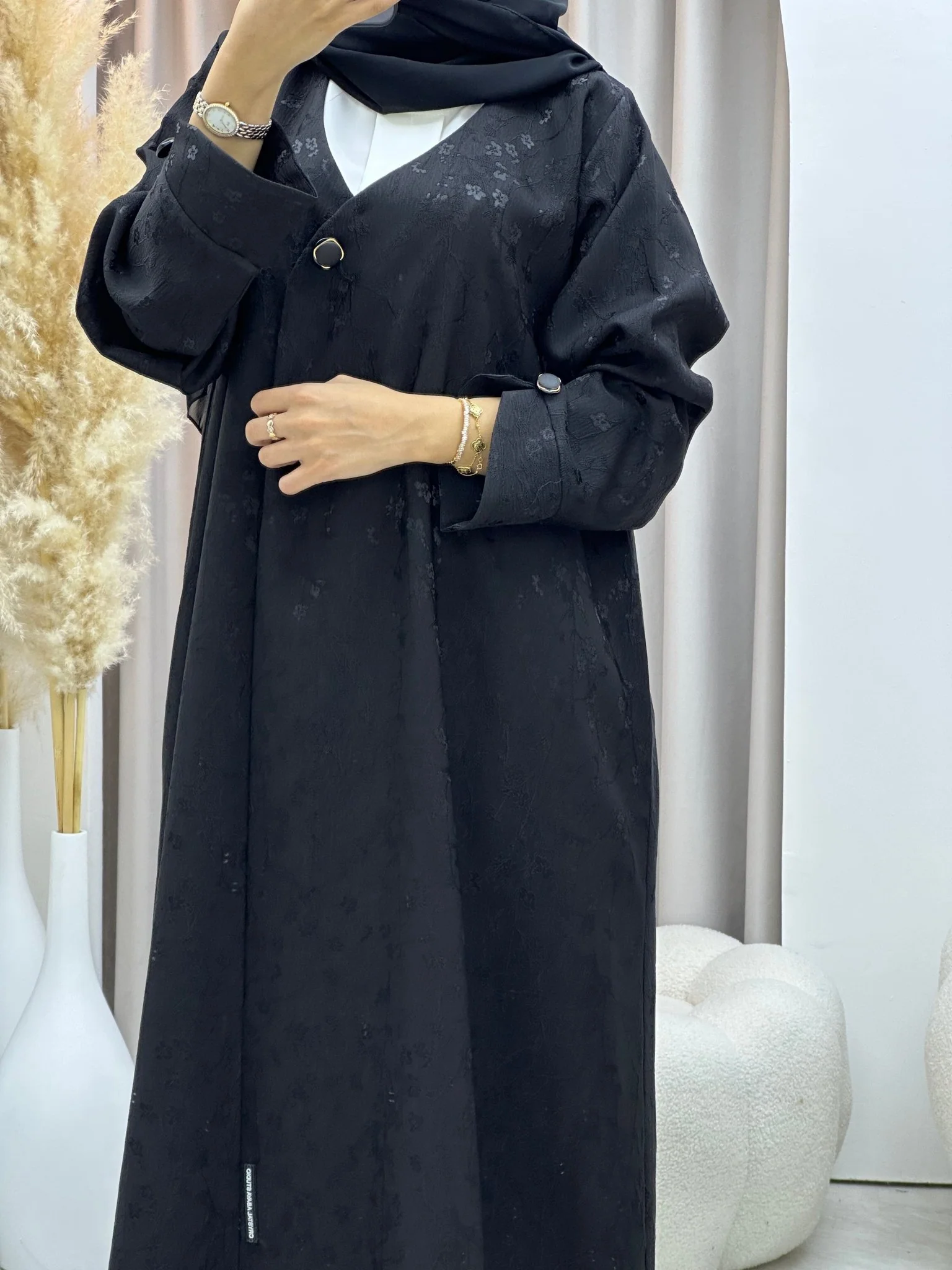 C 0587-01 Black Floral Printed Abaya
