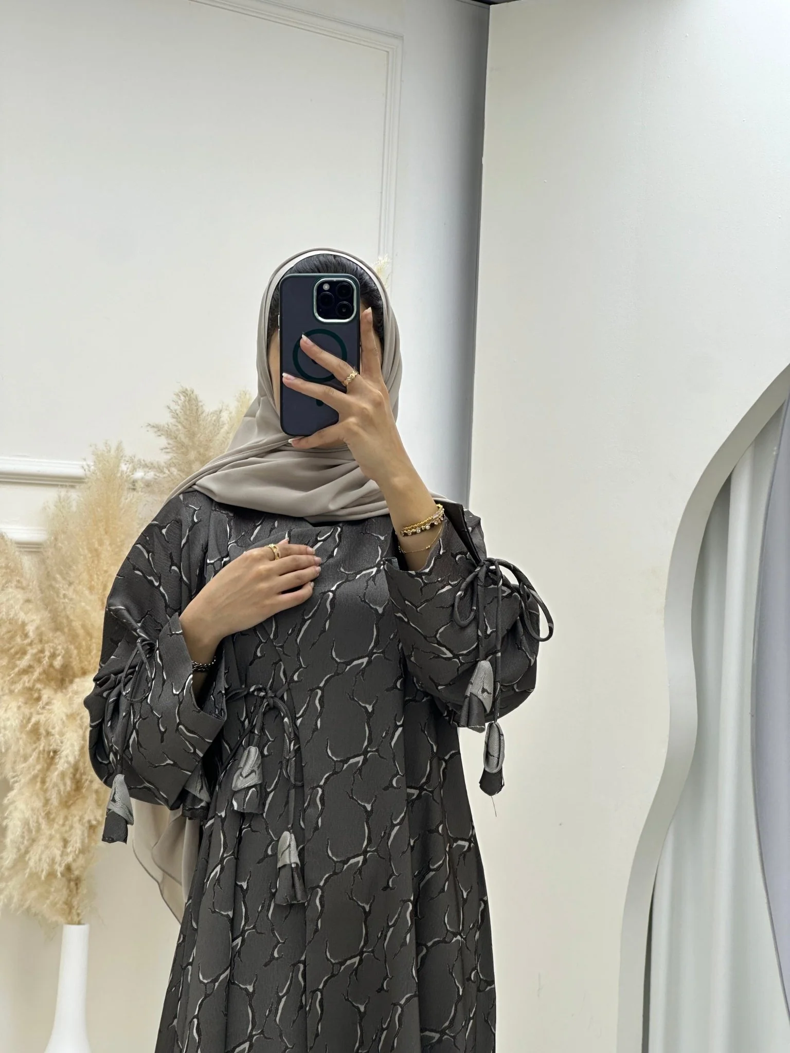 C 0634-01 Beige Ragged Abaya - Image 2