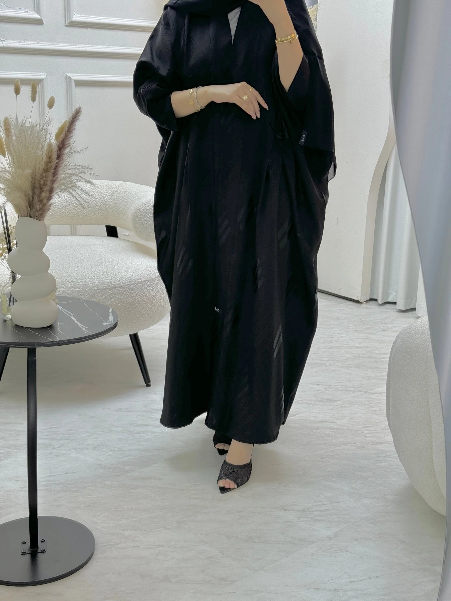 C 0814 Black Bisht Abaya - Image 4