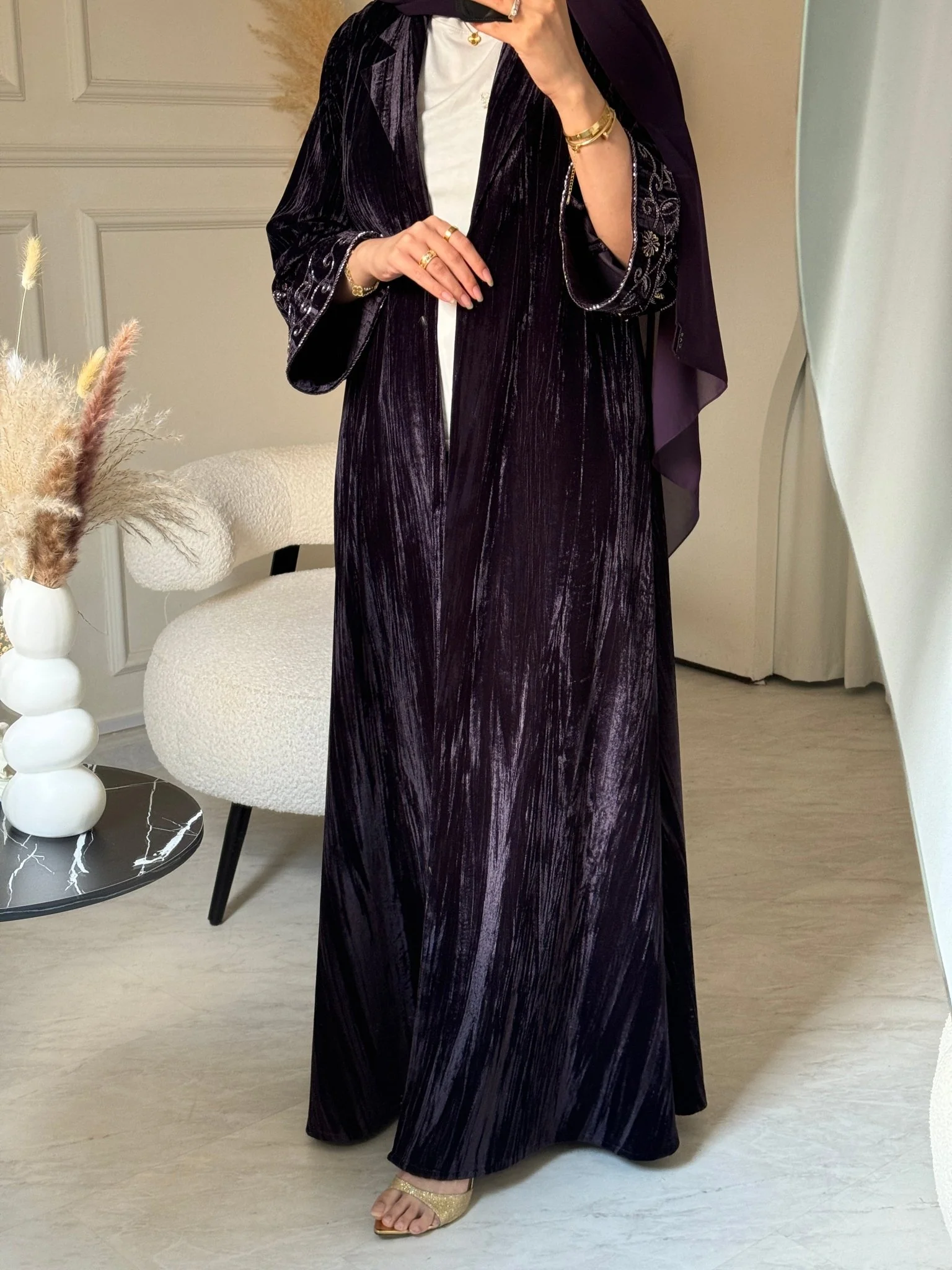 C 0846 Purple Velvet Abaya - Image 3
