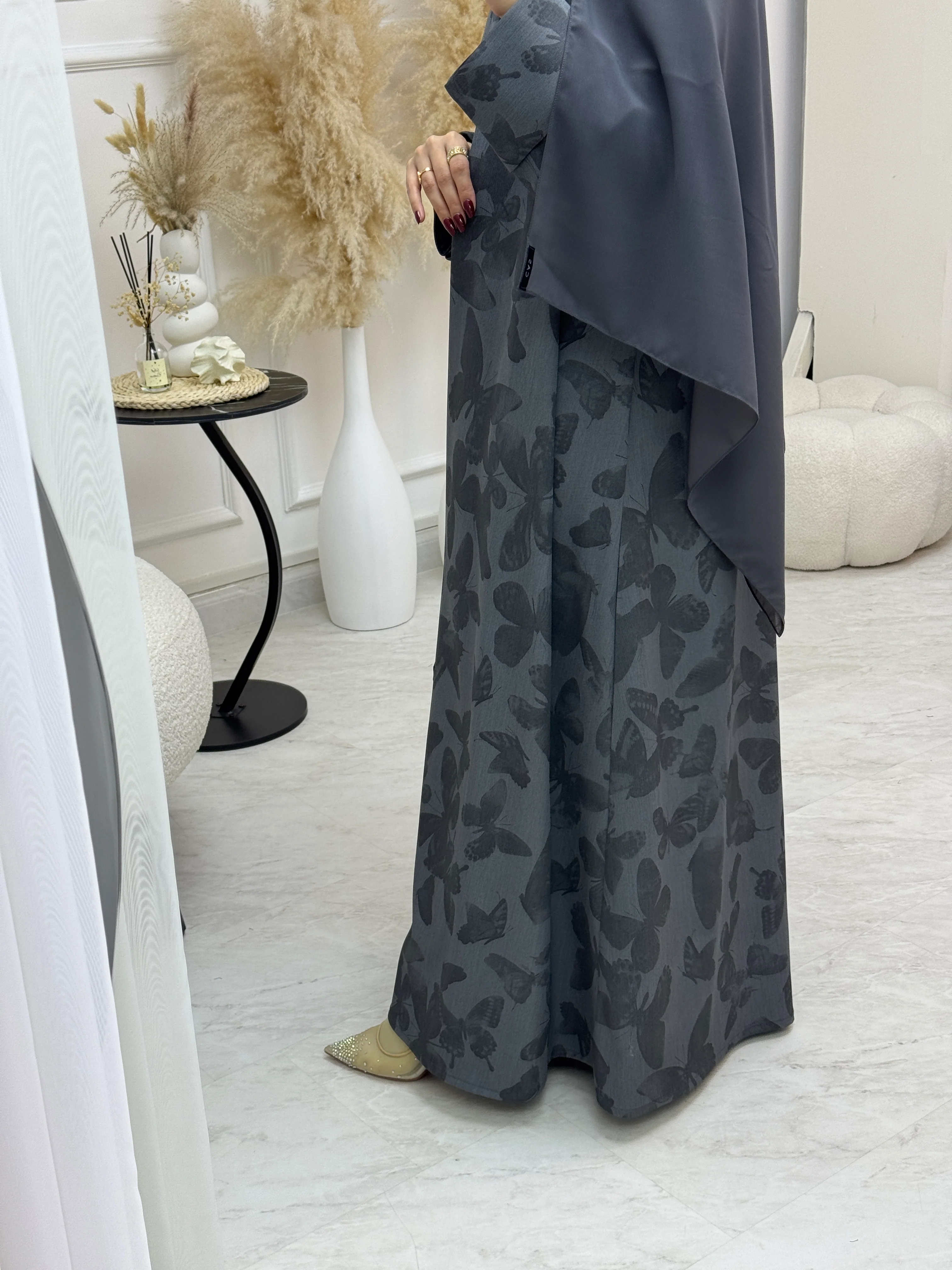C 1001-01 Grey Printed Abaya - Image 3