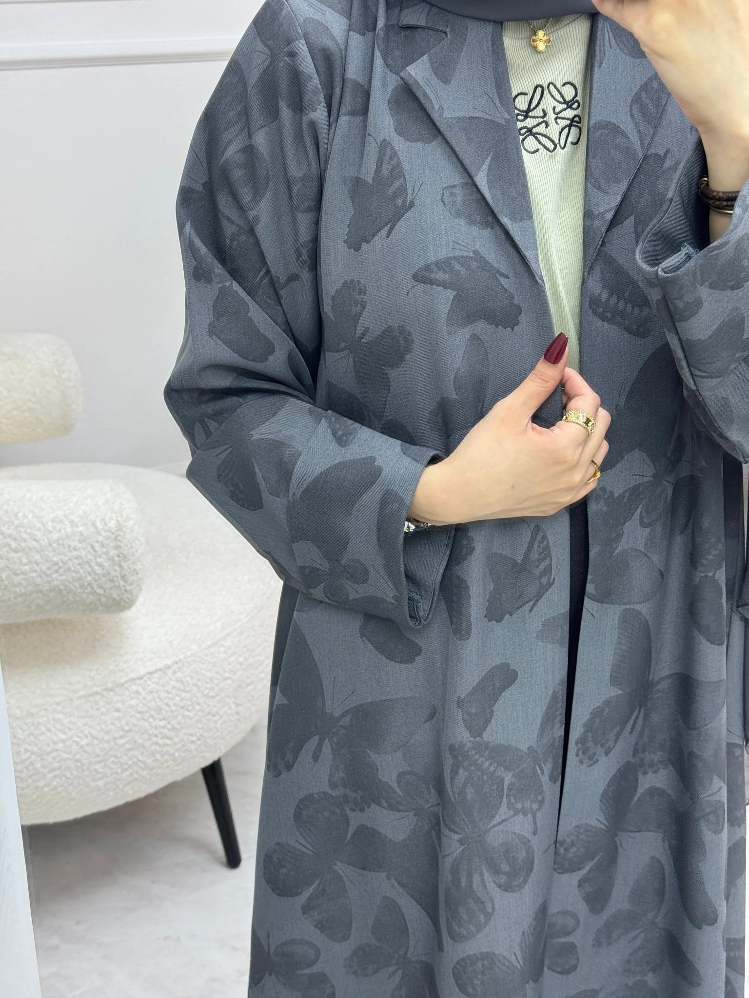 C 1001-01 Grey Printed Abaya - Image 4