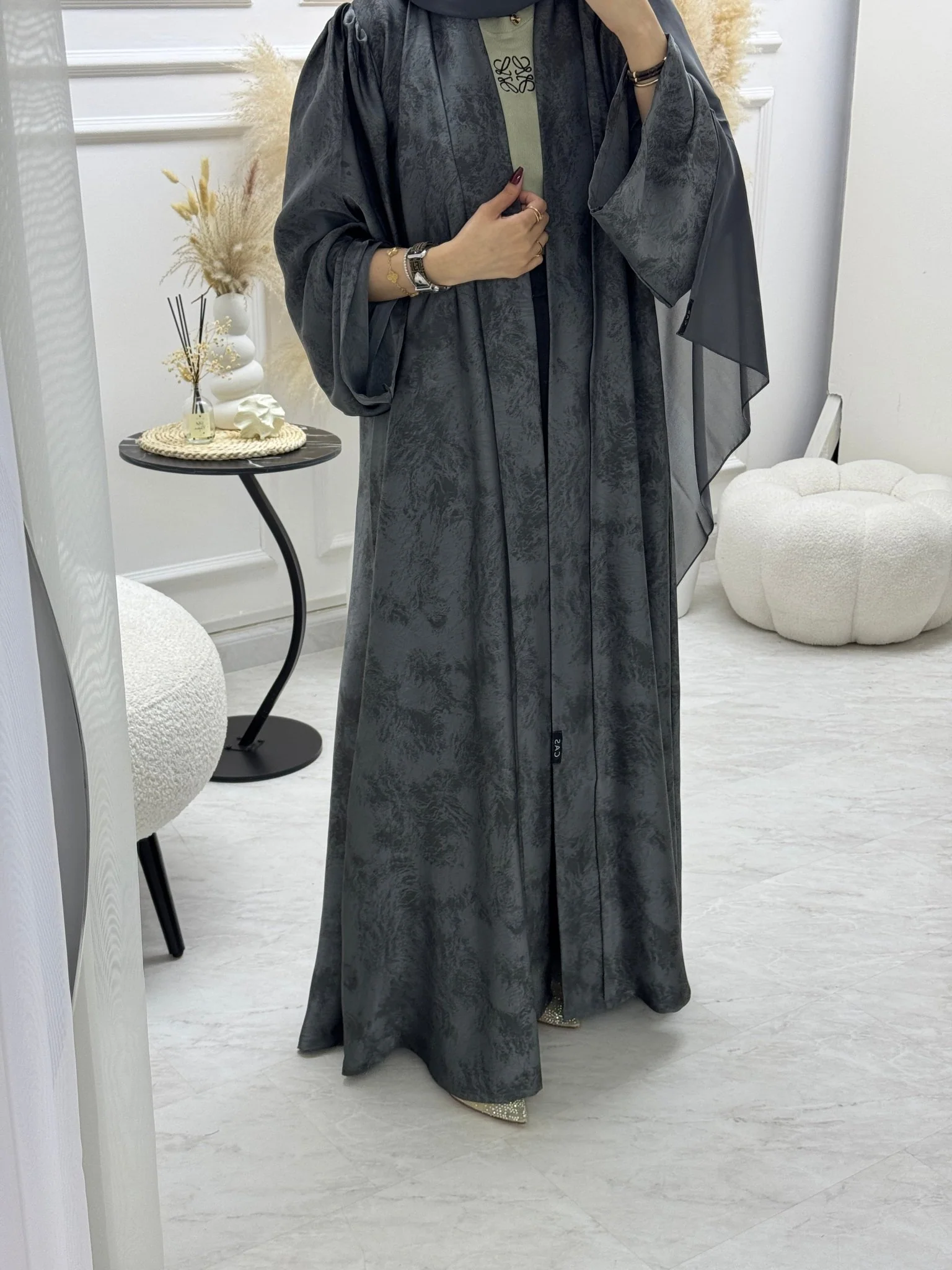 C 1004-02 Grey Printed Abaya - Image 2