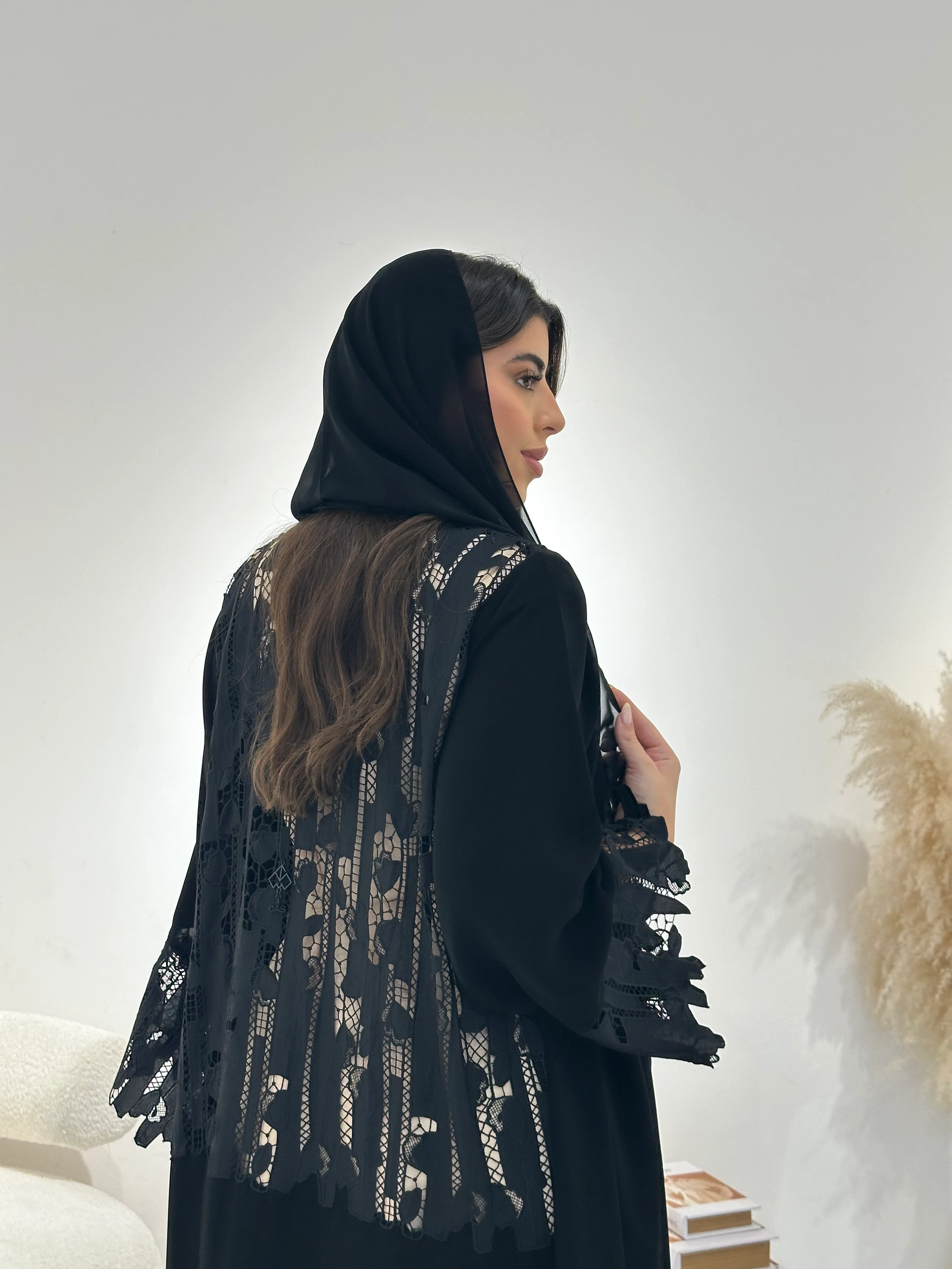 C 1310 Black Lace Abaya - Image 4