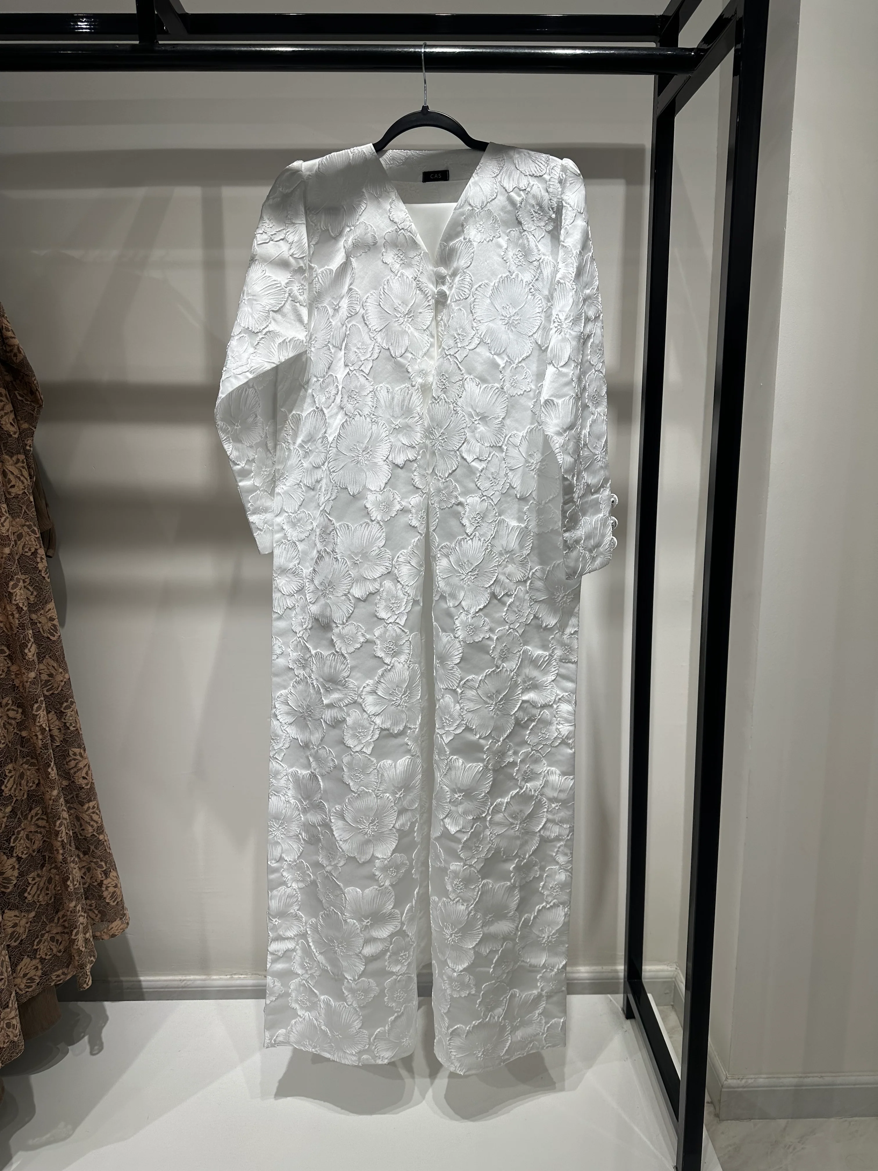 C 1359-04 White Floral Printed Abaya - Image 4