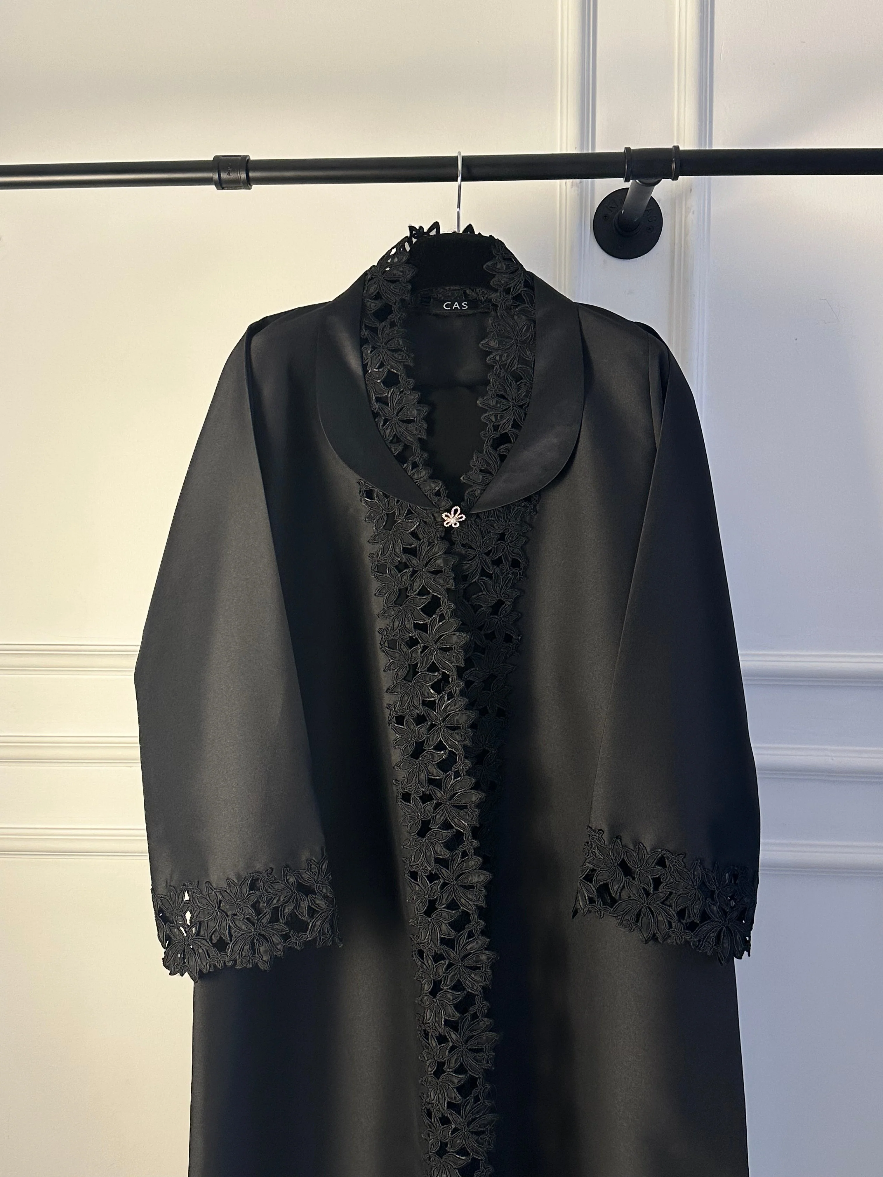 C 1778 Black Floral Lace Abaya - Image 4