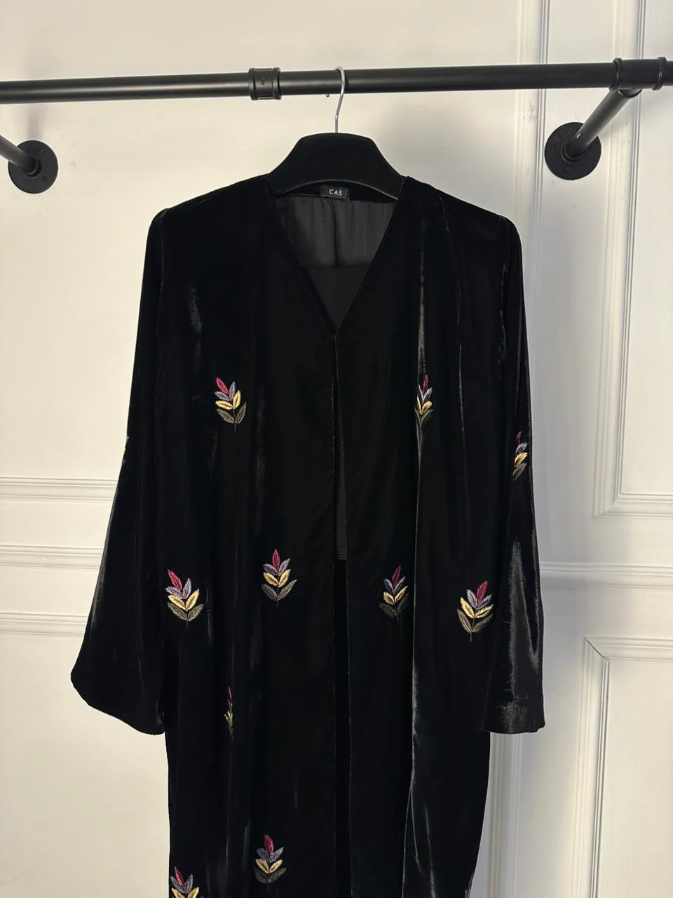 C 1787 Black Embroidered Velvet Abaya - Image 3
