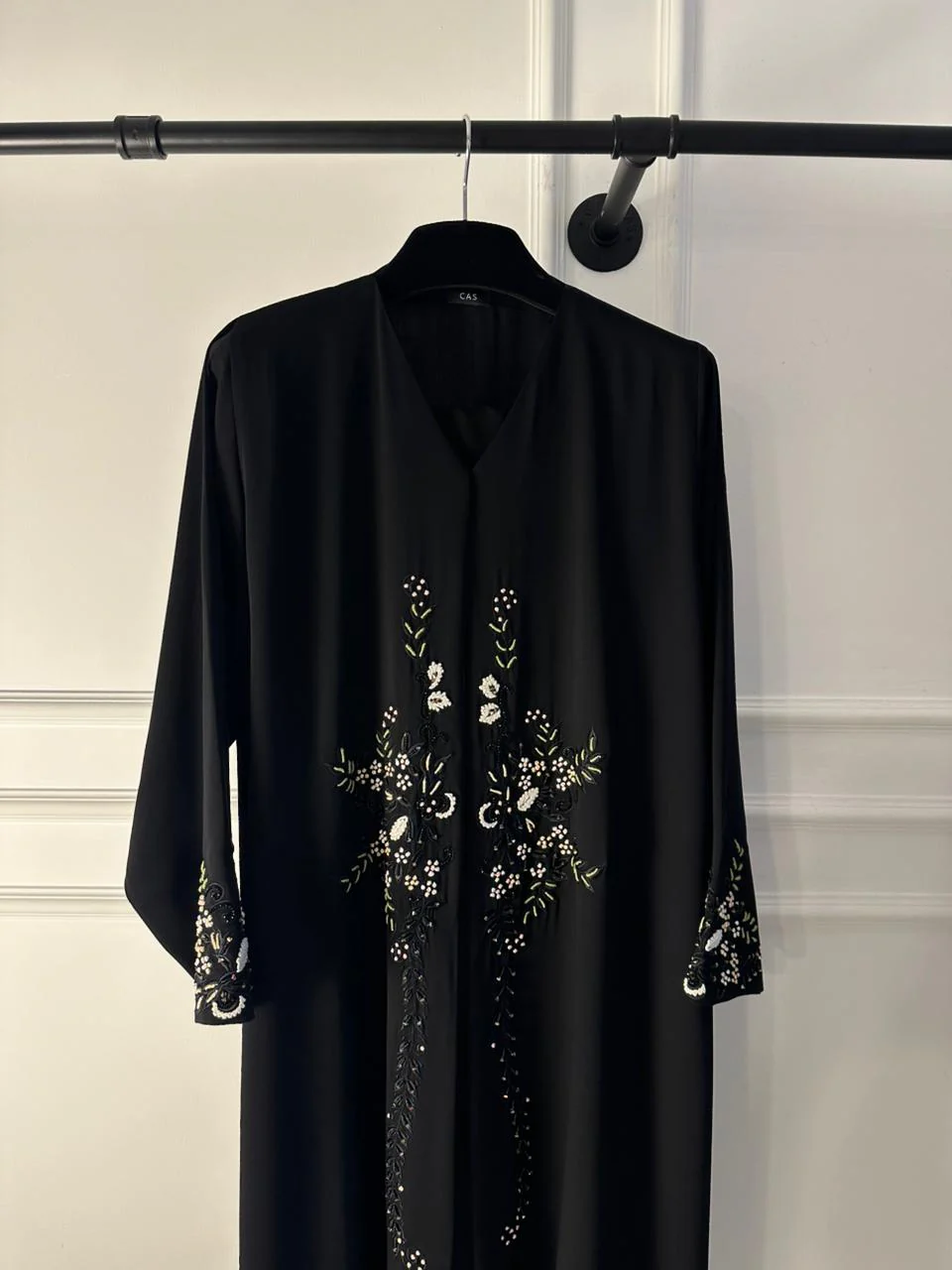 C 1910 Black Floral Embroidered Abaya - Image 4