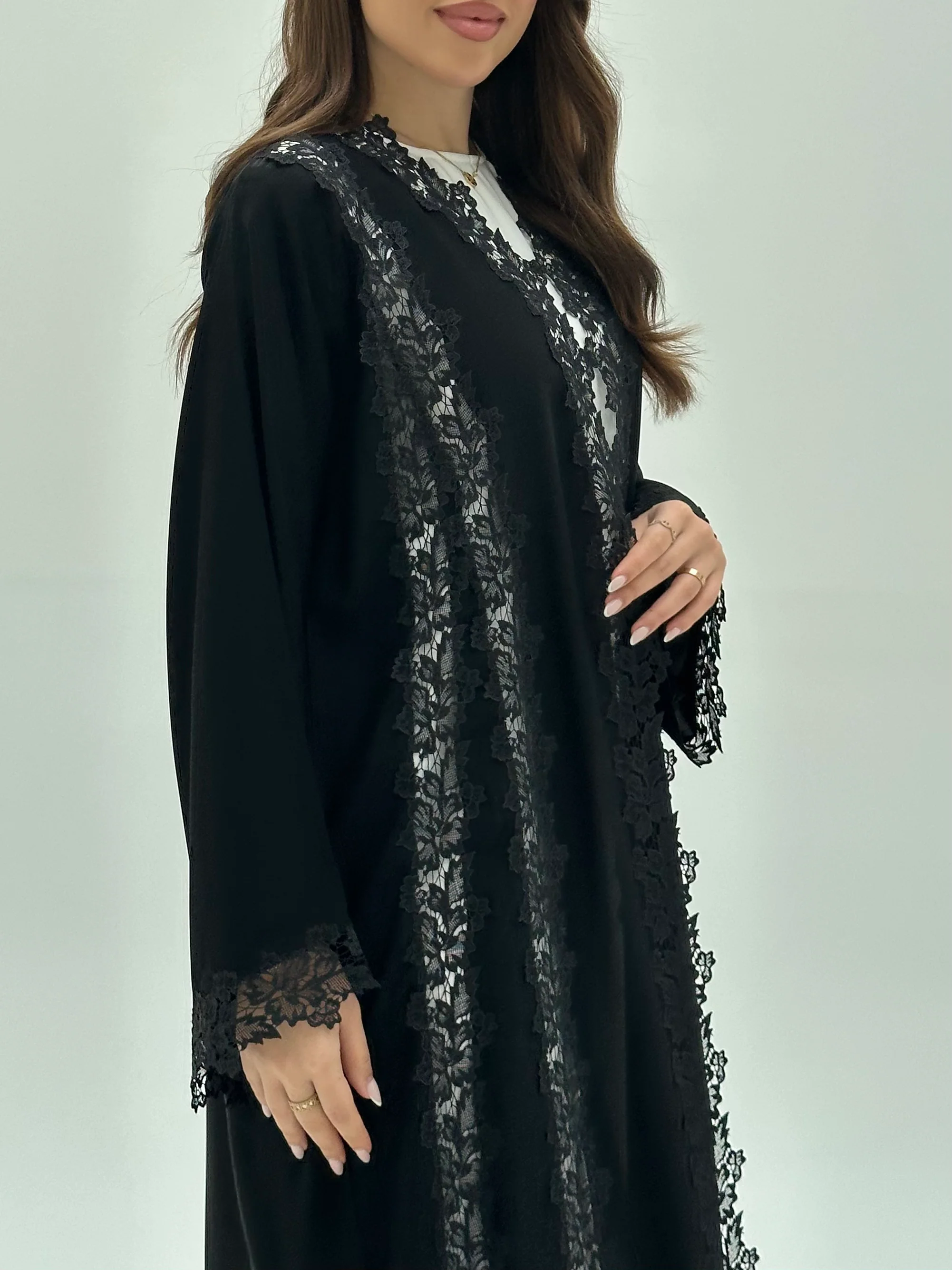 C 1930 Black Floral Lace Abaya - Image 3
