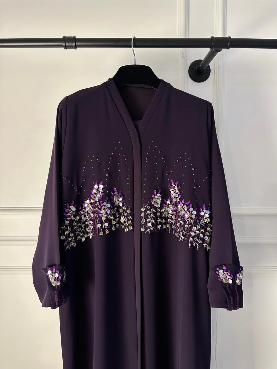 C 1972 Plum Purple Beaded Abaya - Image 3