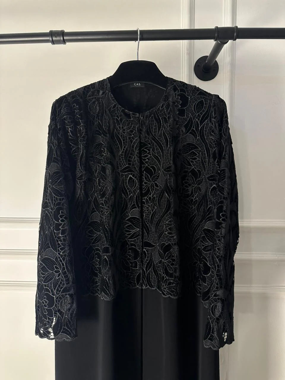 C 2039 Black Velvet Lace Abaya - Image 3