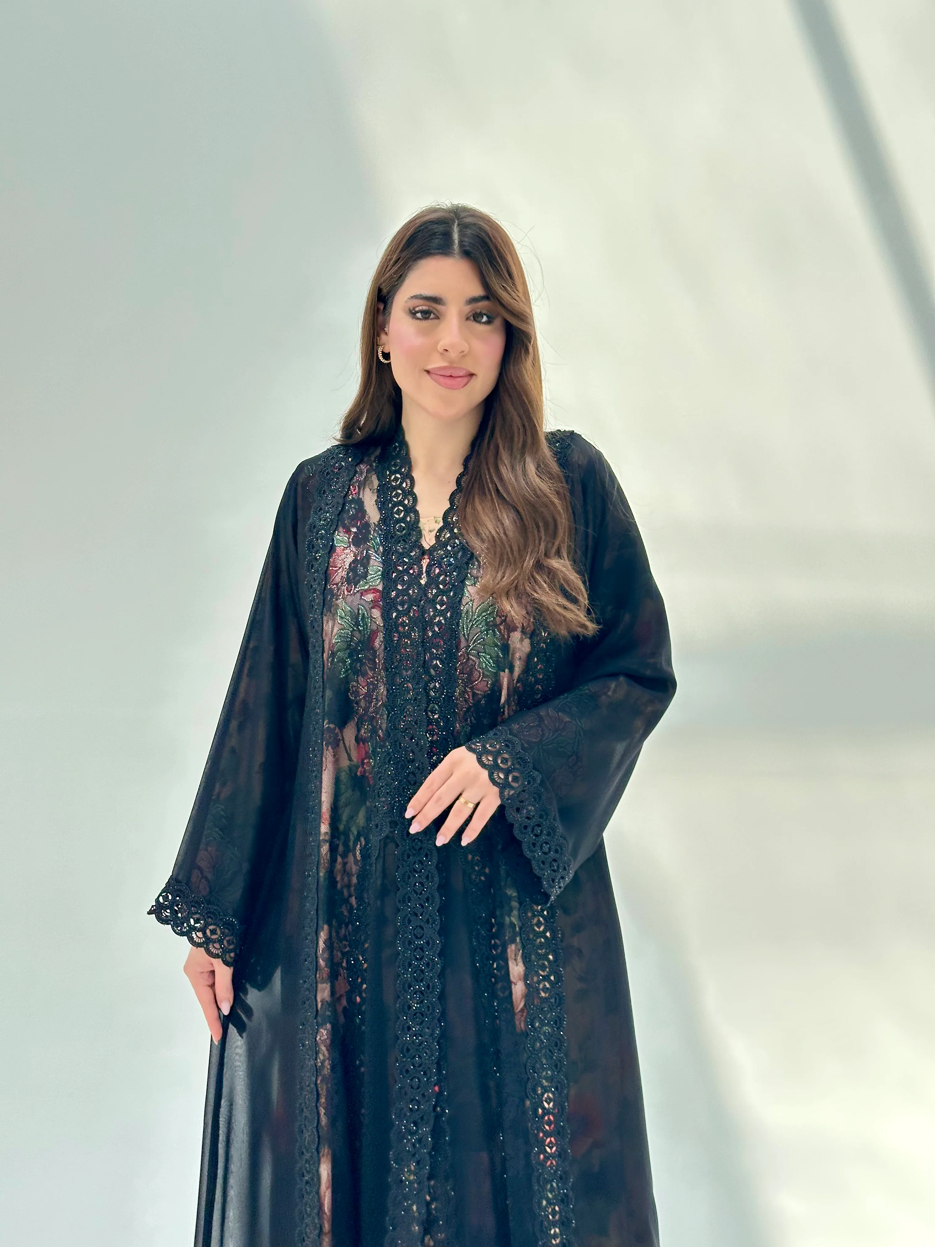C 2062 Black Lace Abaya - Image 3