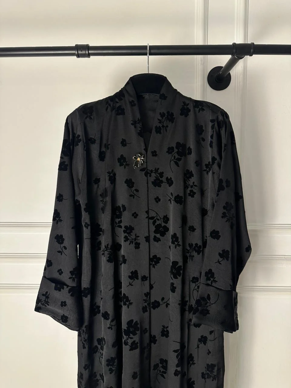 C 2081 Black Floral Printed Abaya - Image 3