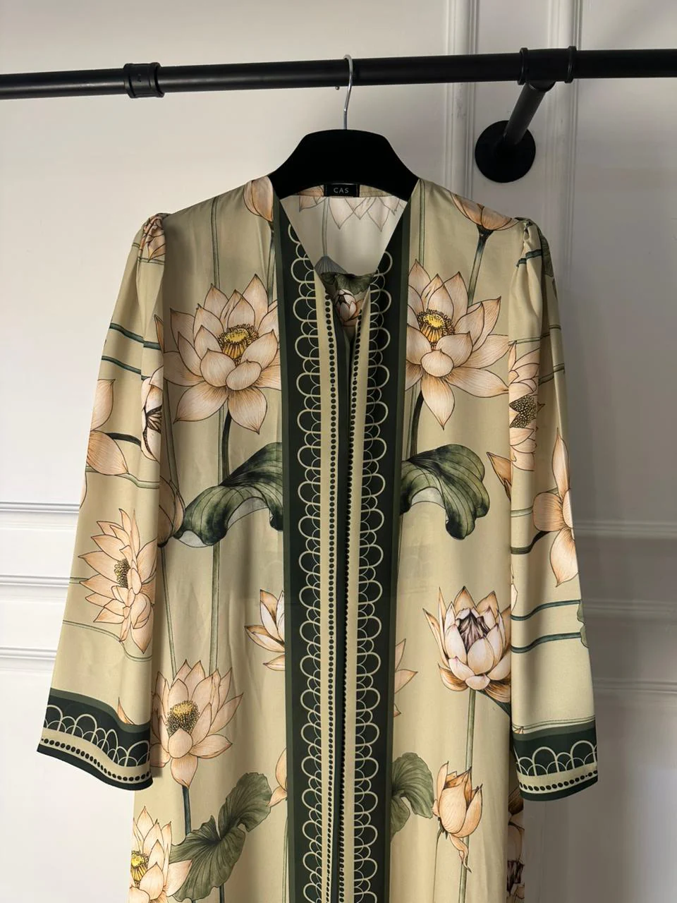 C 2090 Green Lotus Printed Abaya - Image 3