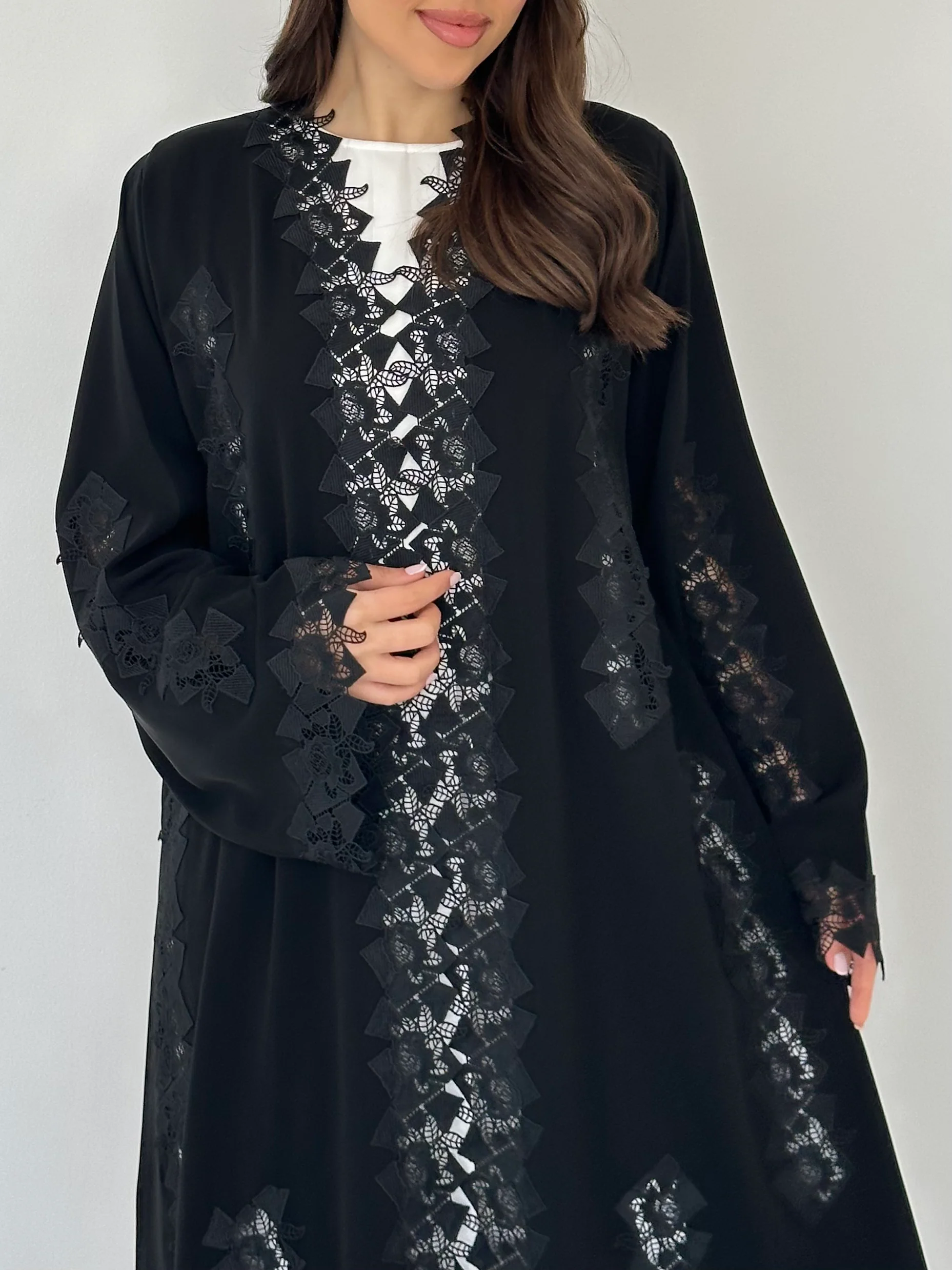 C 2282 Black Lace Abaya - Image 3