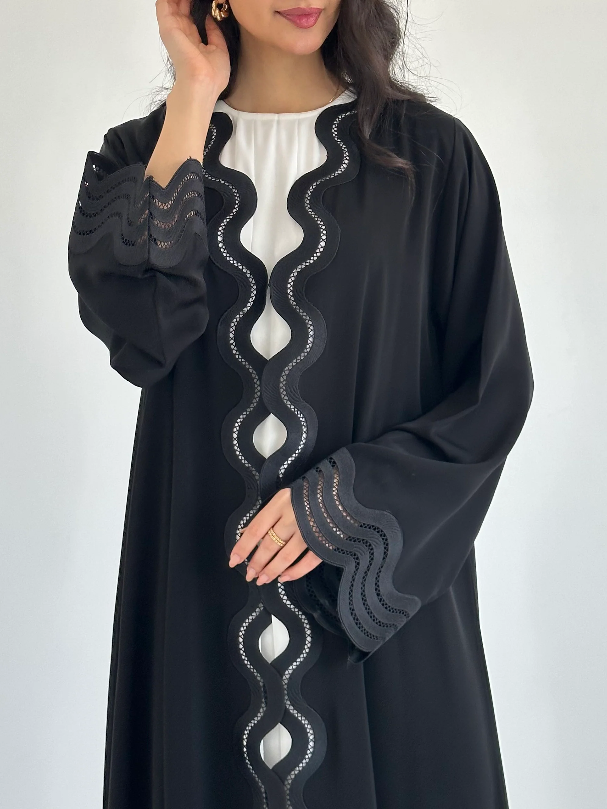 C 2344 Black Lace Abaya - Image 3