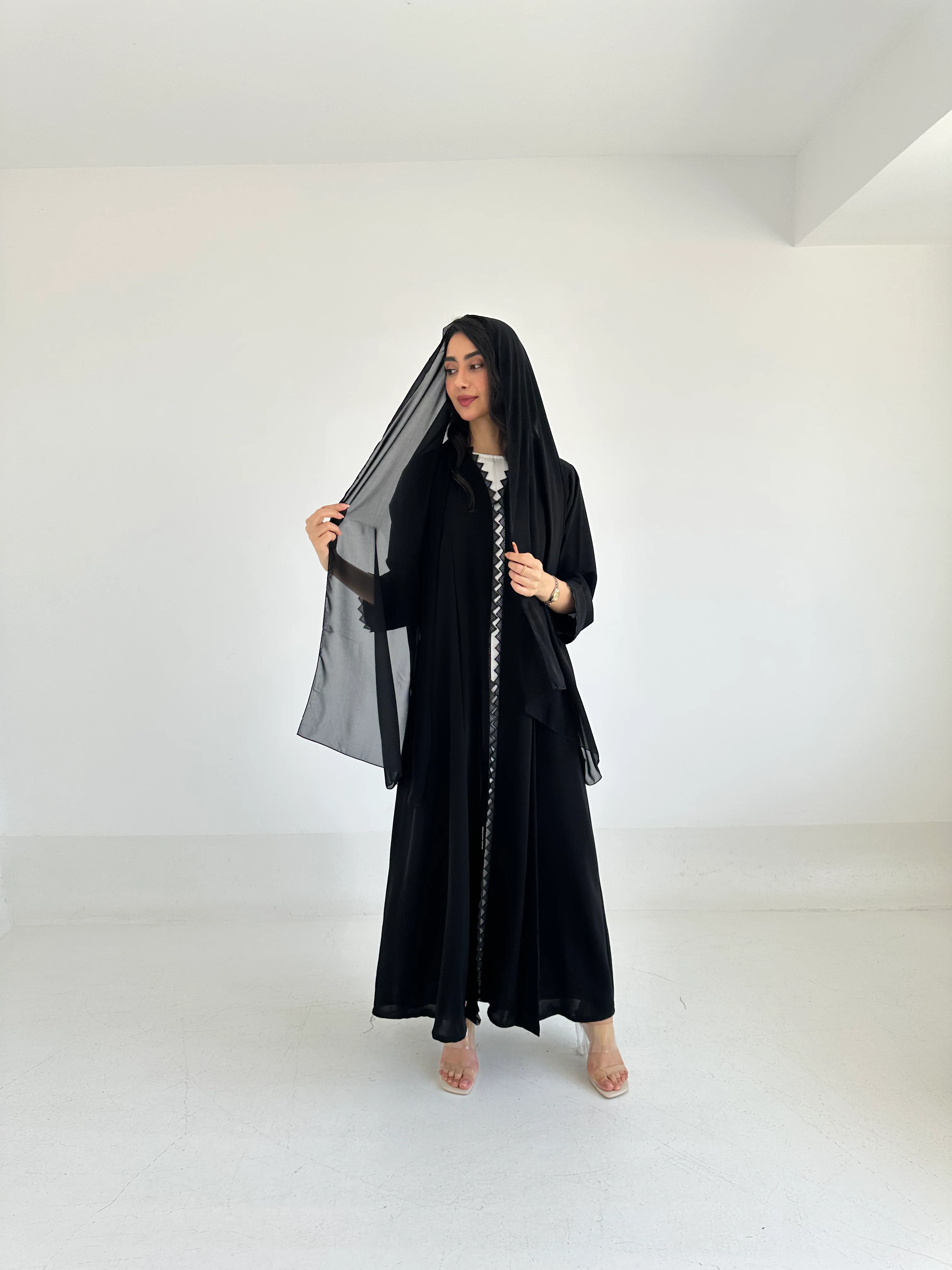 C 2353 Black Lace Abaya - Image 5