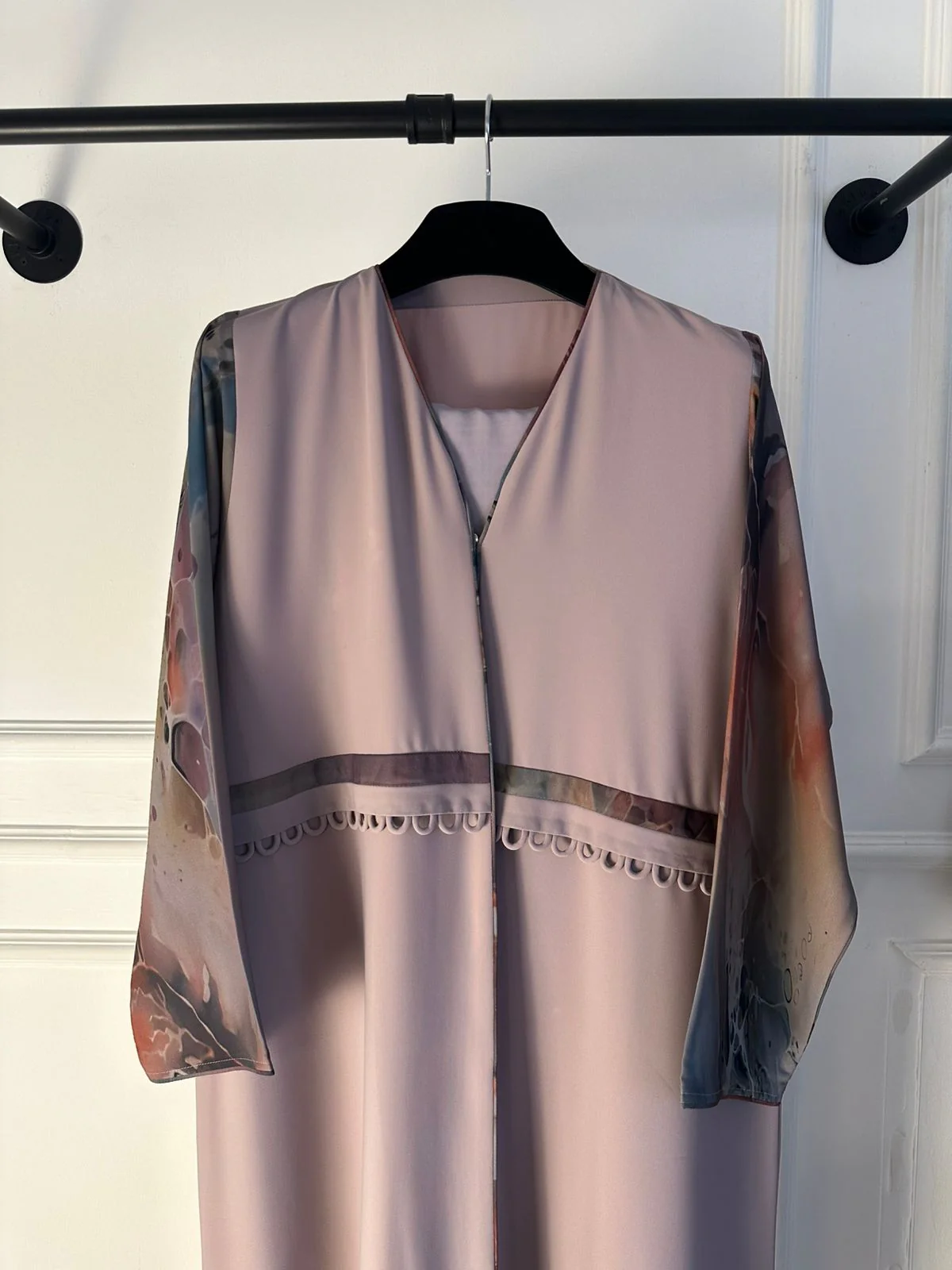 C 2367 Light Purple Swirls Abaya - Image 3