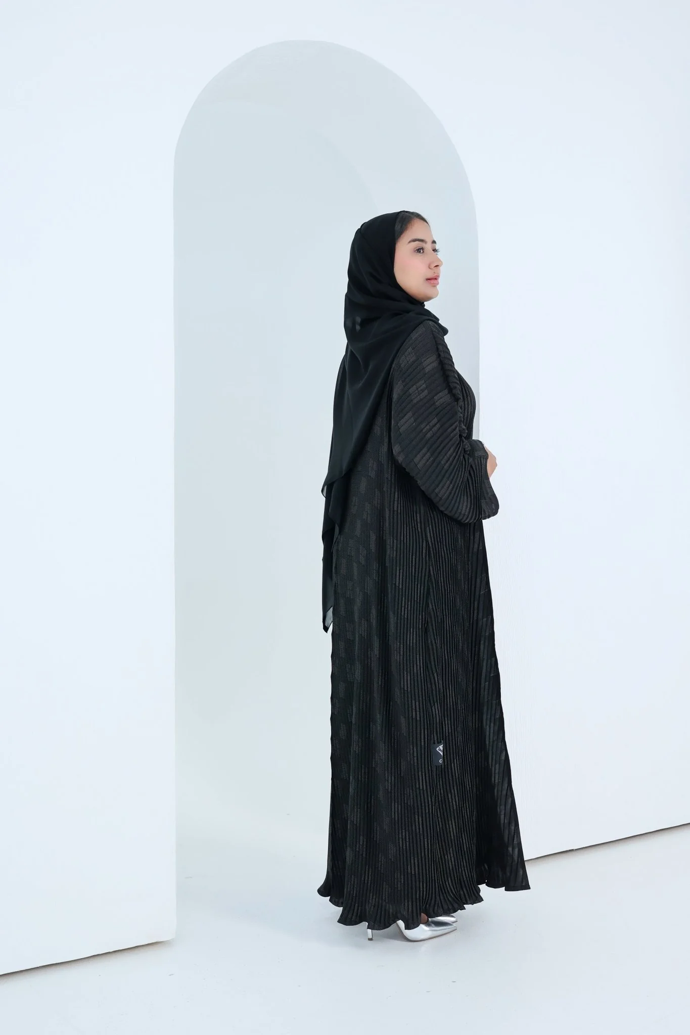 C-2x2-Pleated-Black-Abaya-09 - Image 2
