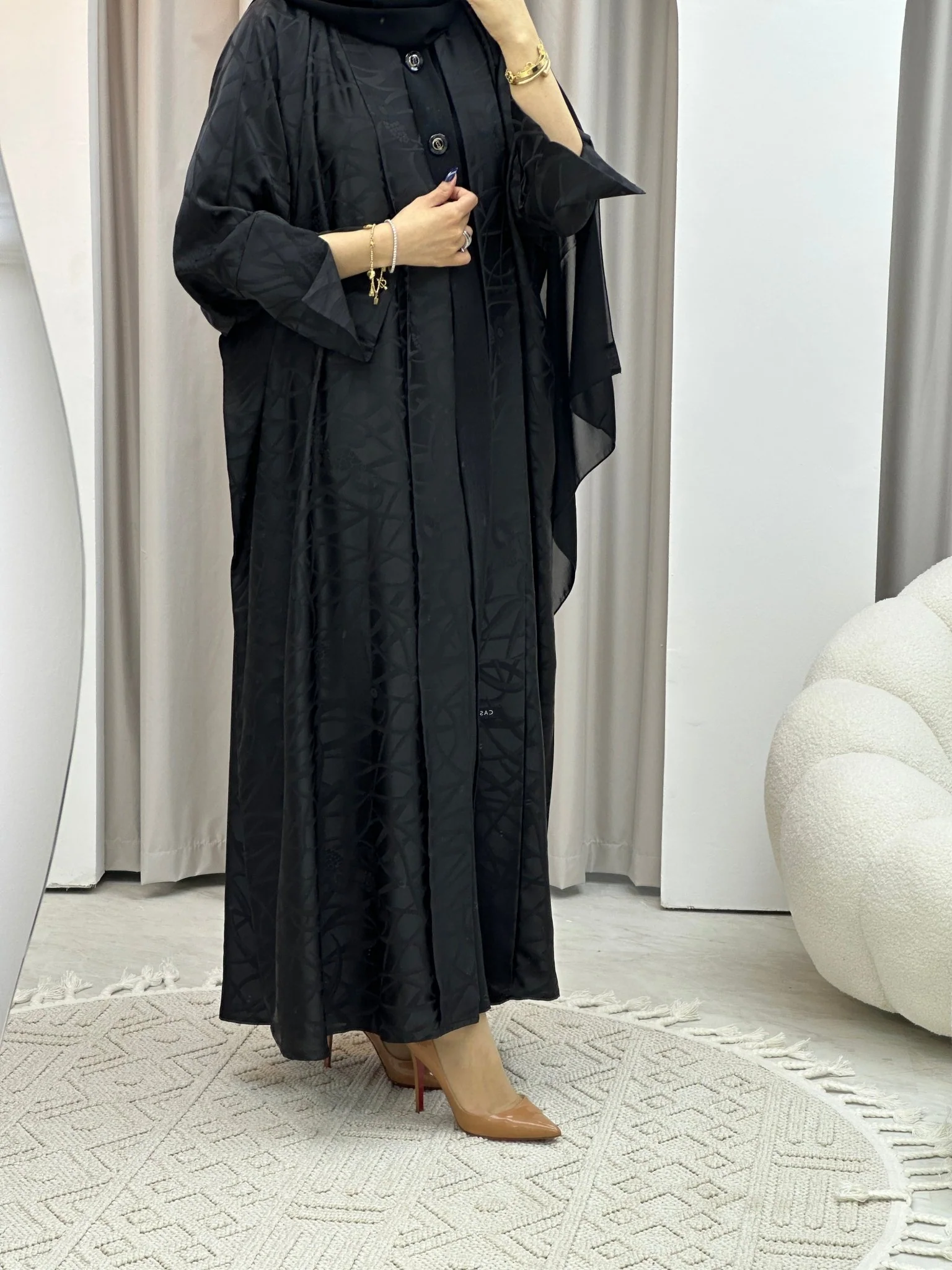 C Black Swirl Bisht Abaya - Image 3