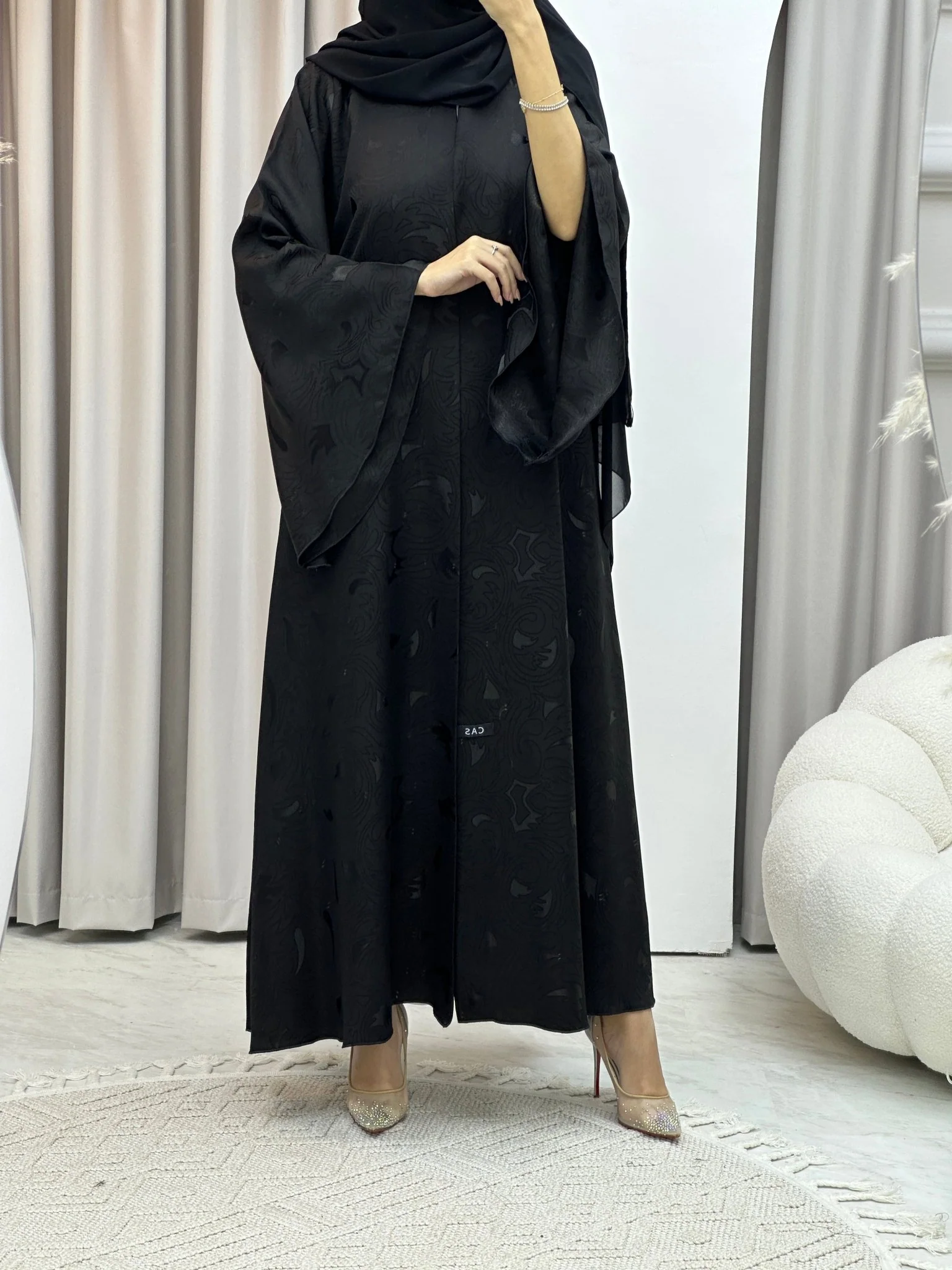 C Black Swirl Print Jacquard Abaya - Image 4
