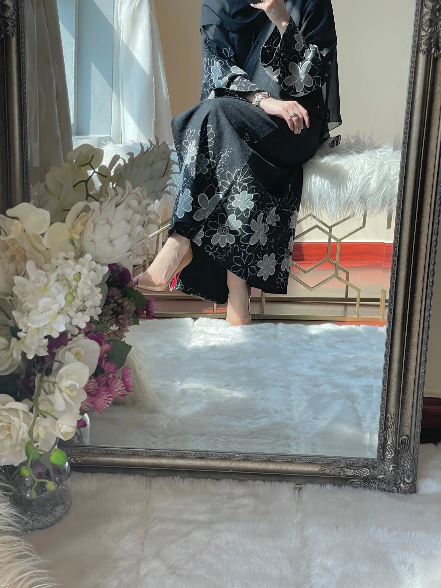 C-BlackFloral-Wool-Abaya - Image 3