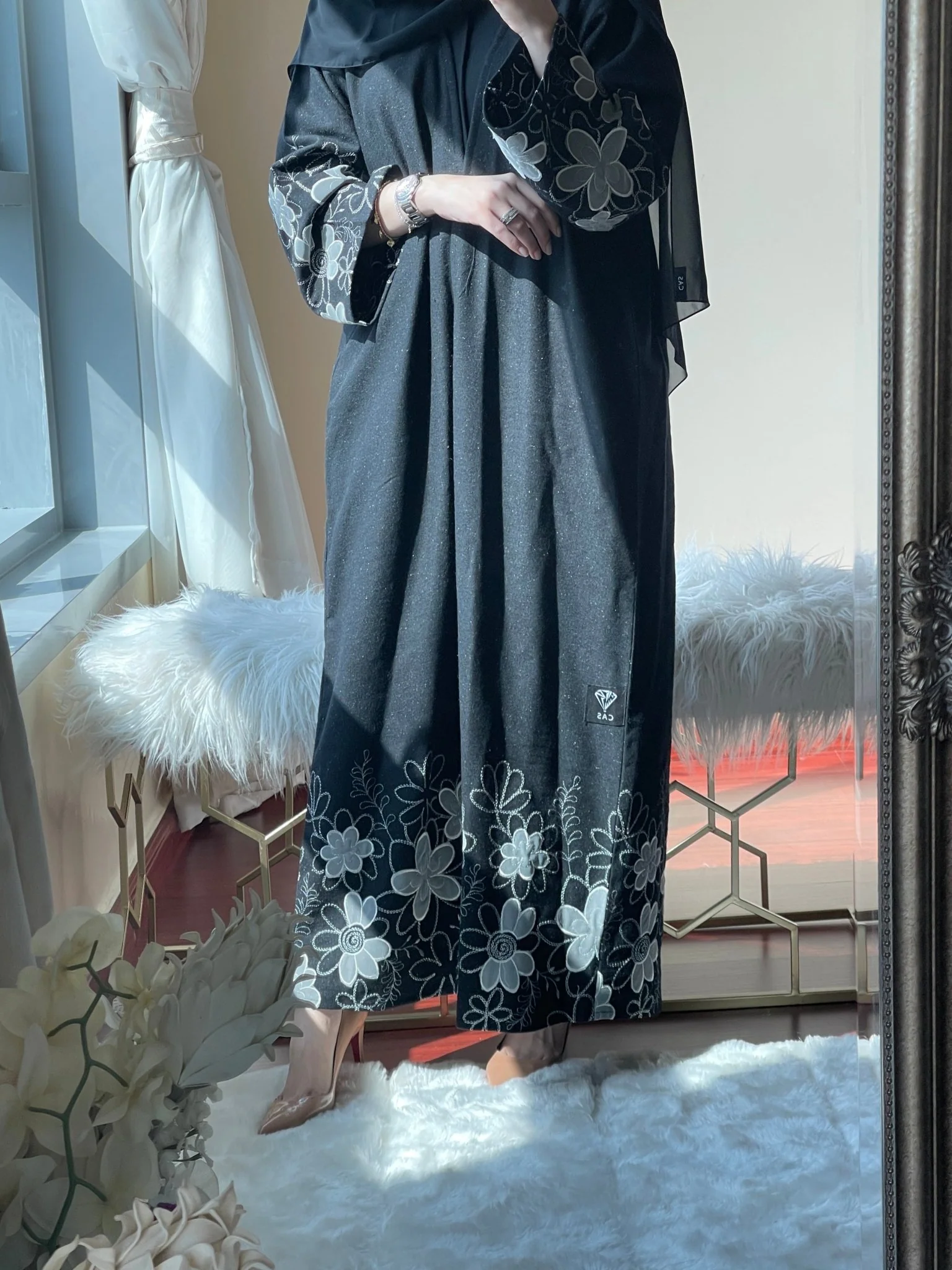 C-BlackFloral-Wool-Abaya - Image 5