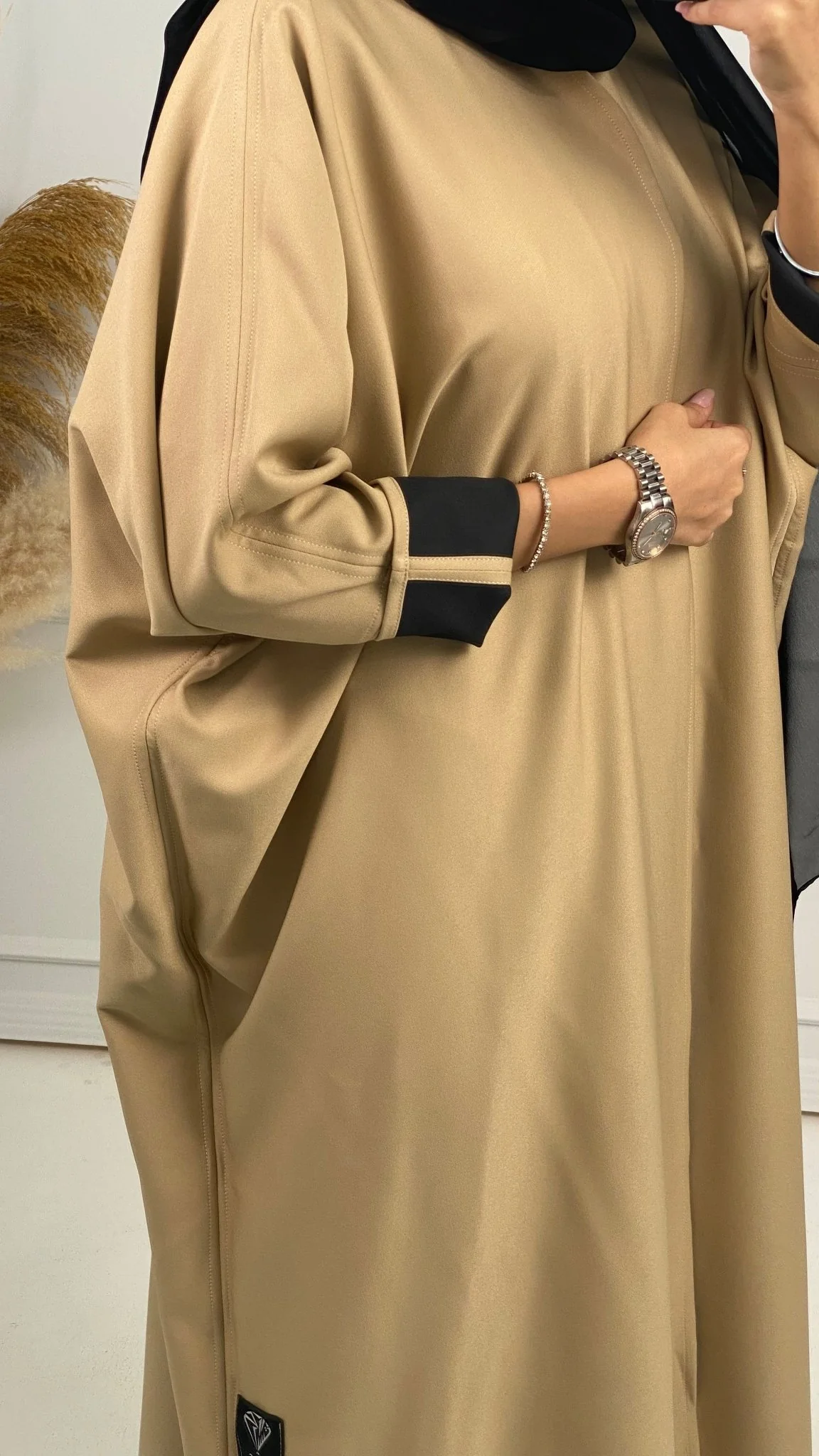 C Black Beige Reversible Abaya - Image 9