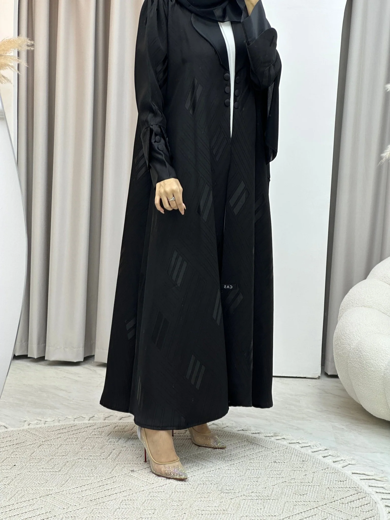 C Coat Jacquard Lined Abaya - Image 3