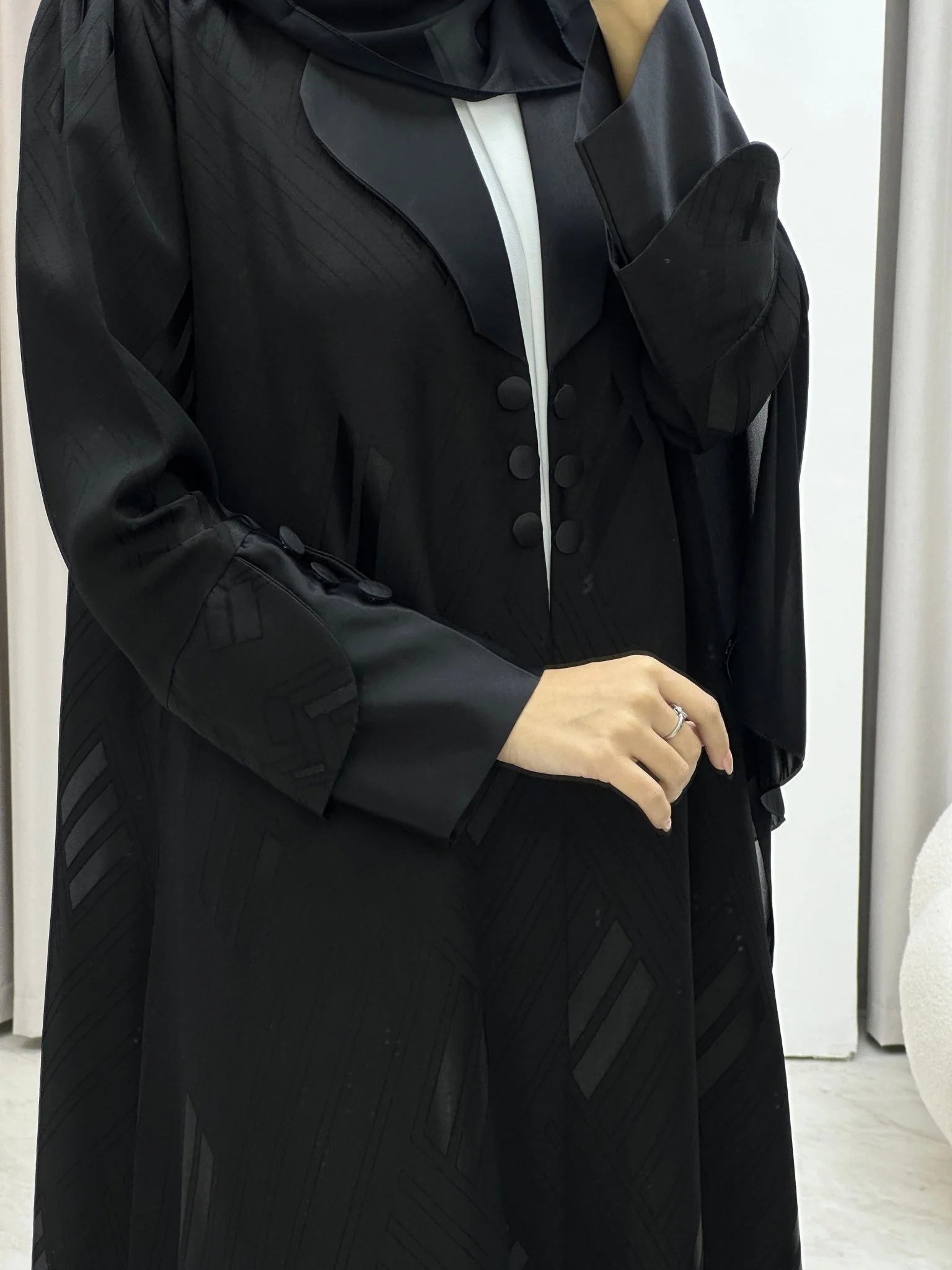 C Coat Jacquard Lined Abaya - Image 5