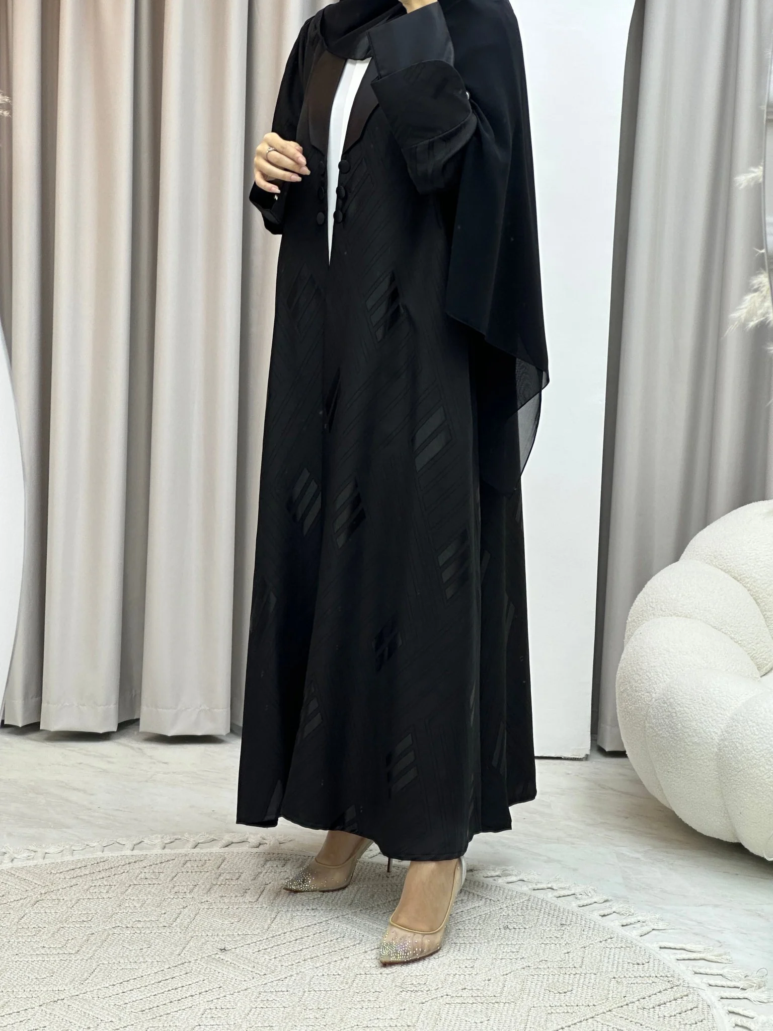 C Coat Jacquard Lined Abaya - Image 9