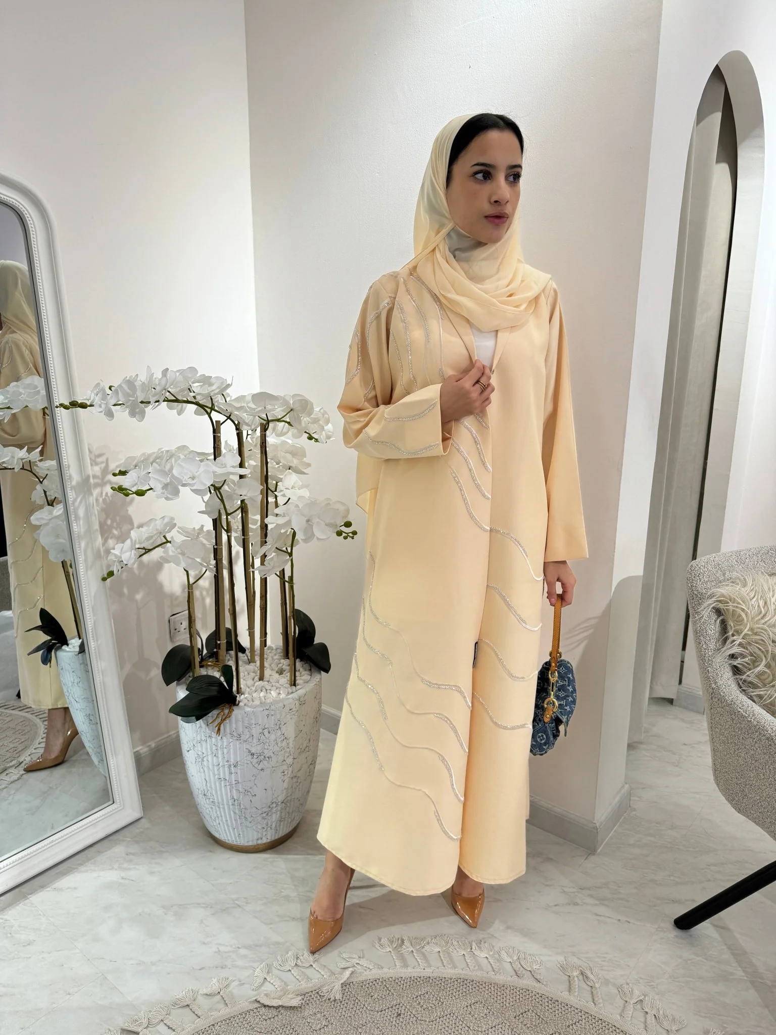 C Cream Wave Embroidery Abaya - Image 12
