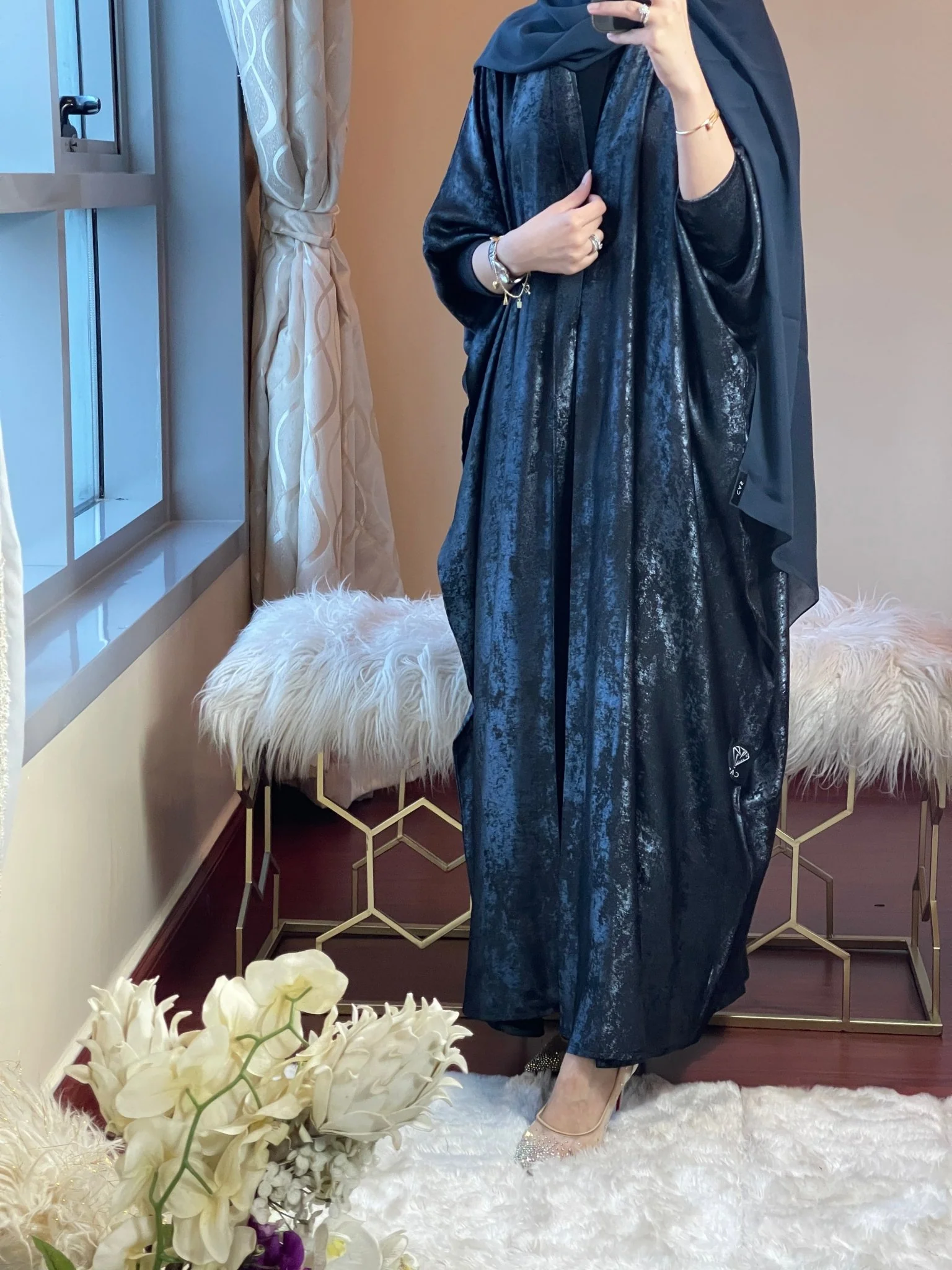 C-DarkBlue-Shimmer-Bisht-Abaya - Image 4