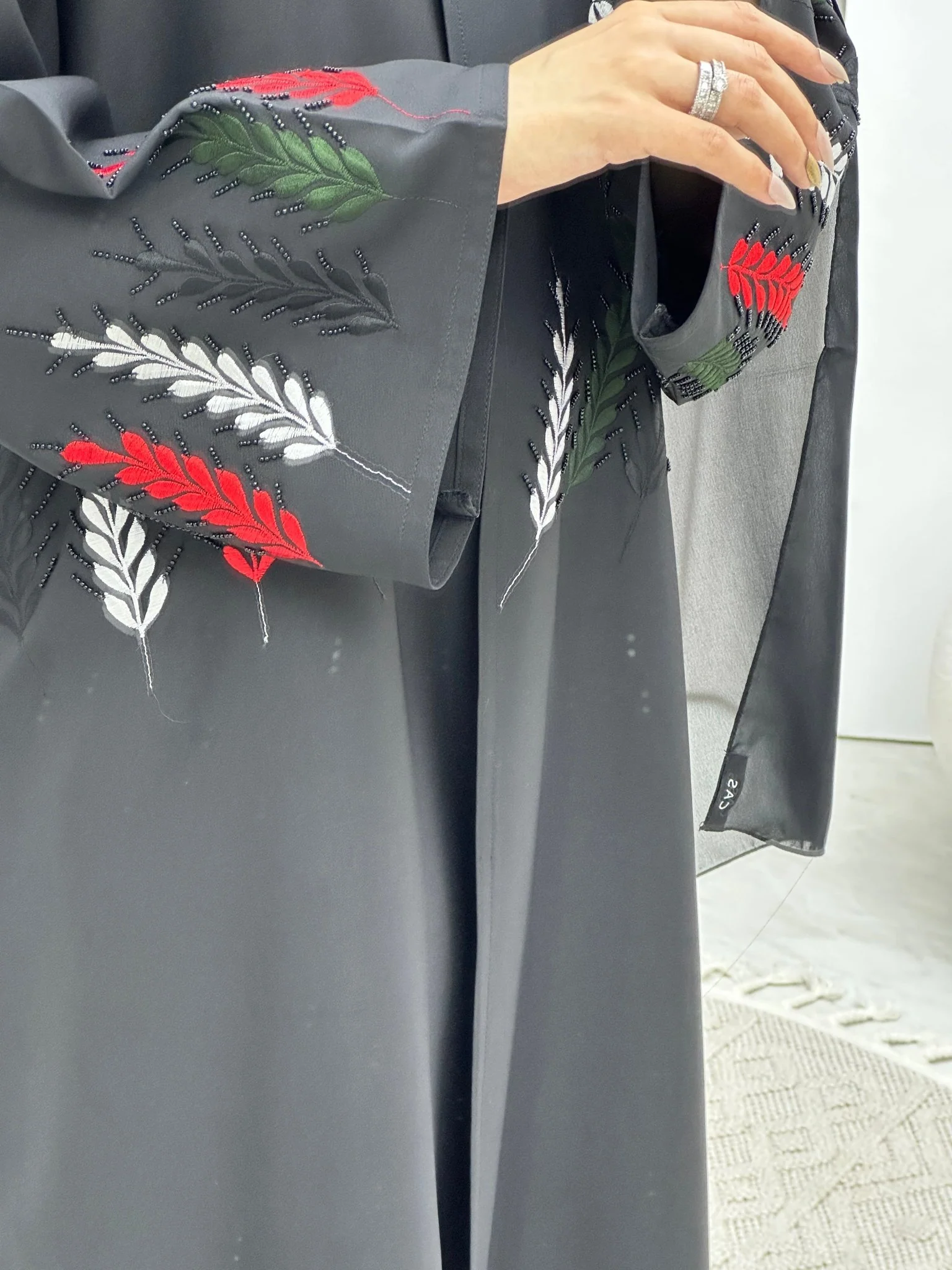 C Emirati National Day Abaya 03 - Image 6