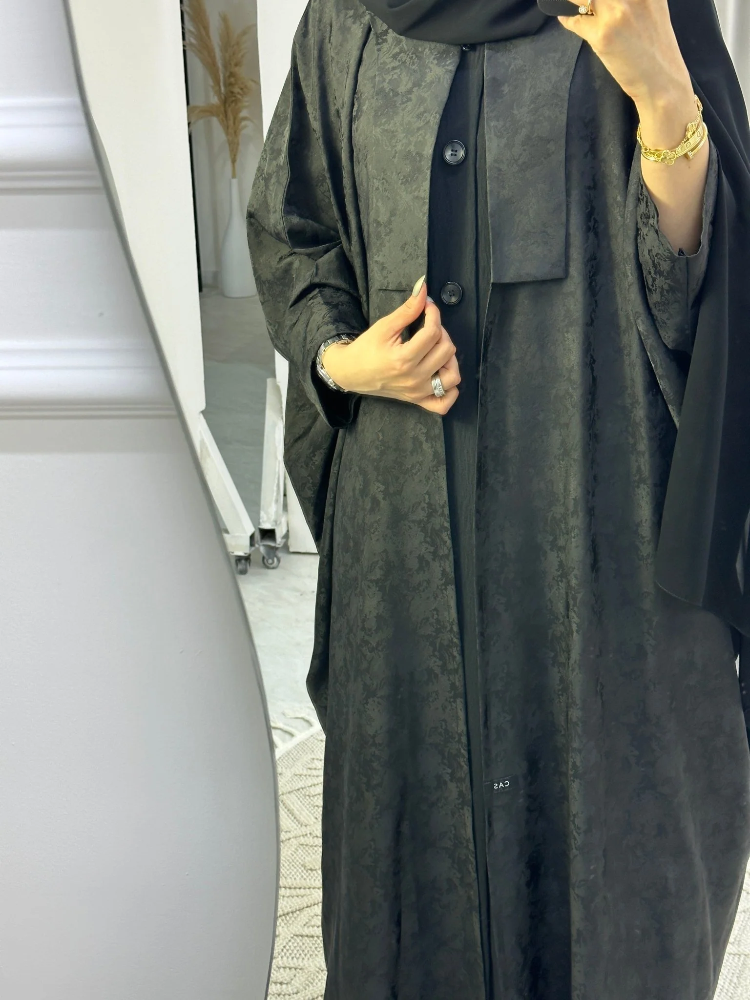C Floral Black Bisht Abaya - Image 7