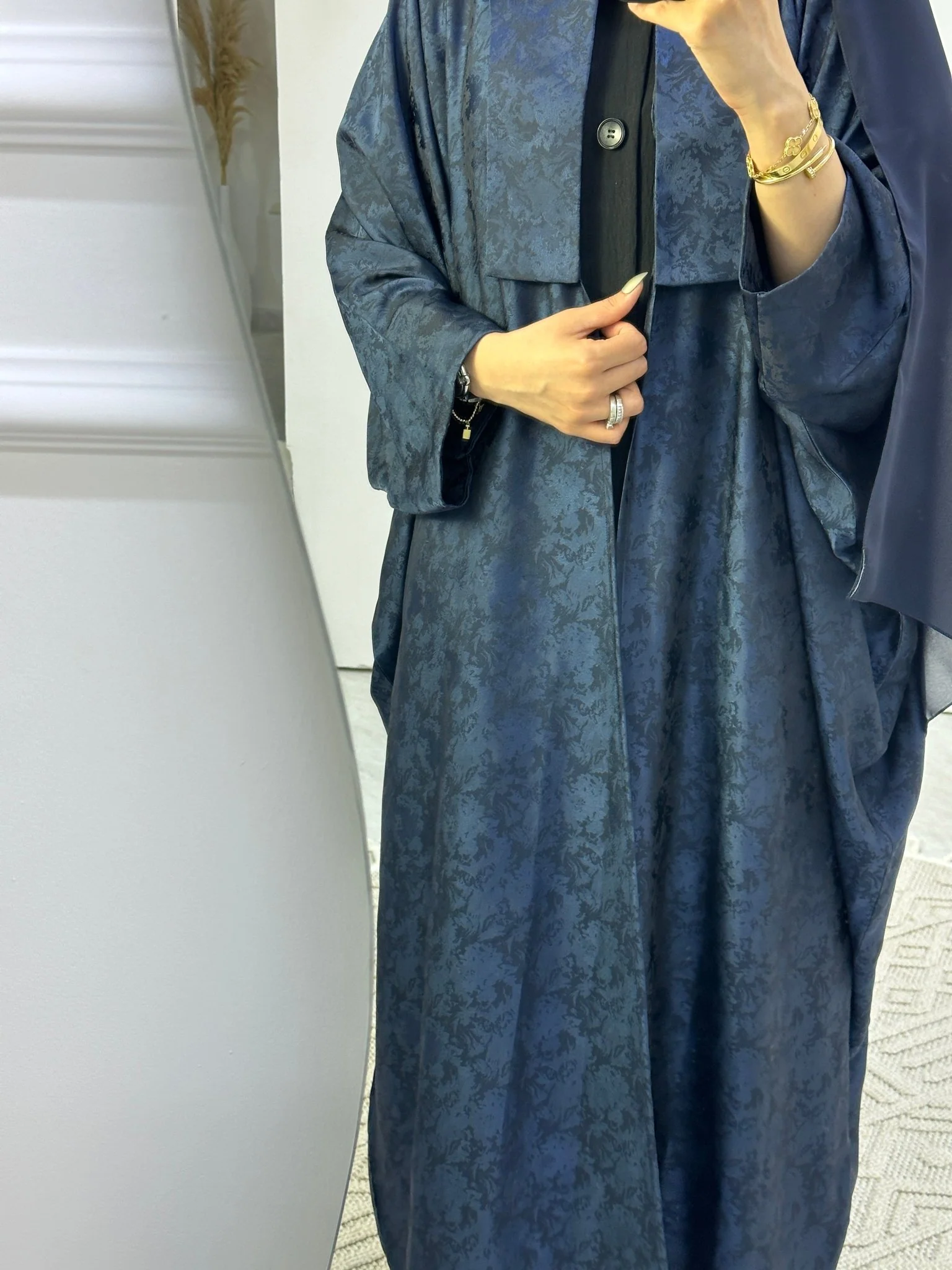 C Floral Blue Bisht Abaya - Image 6