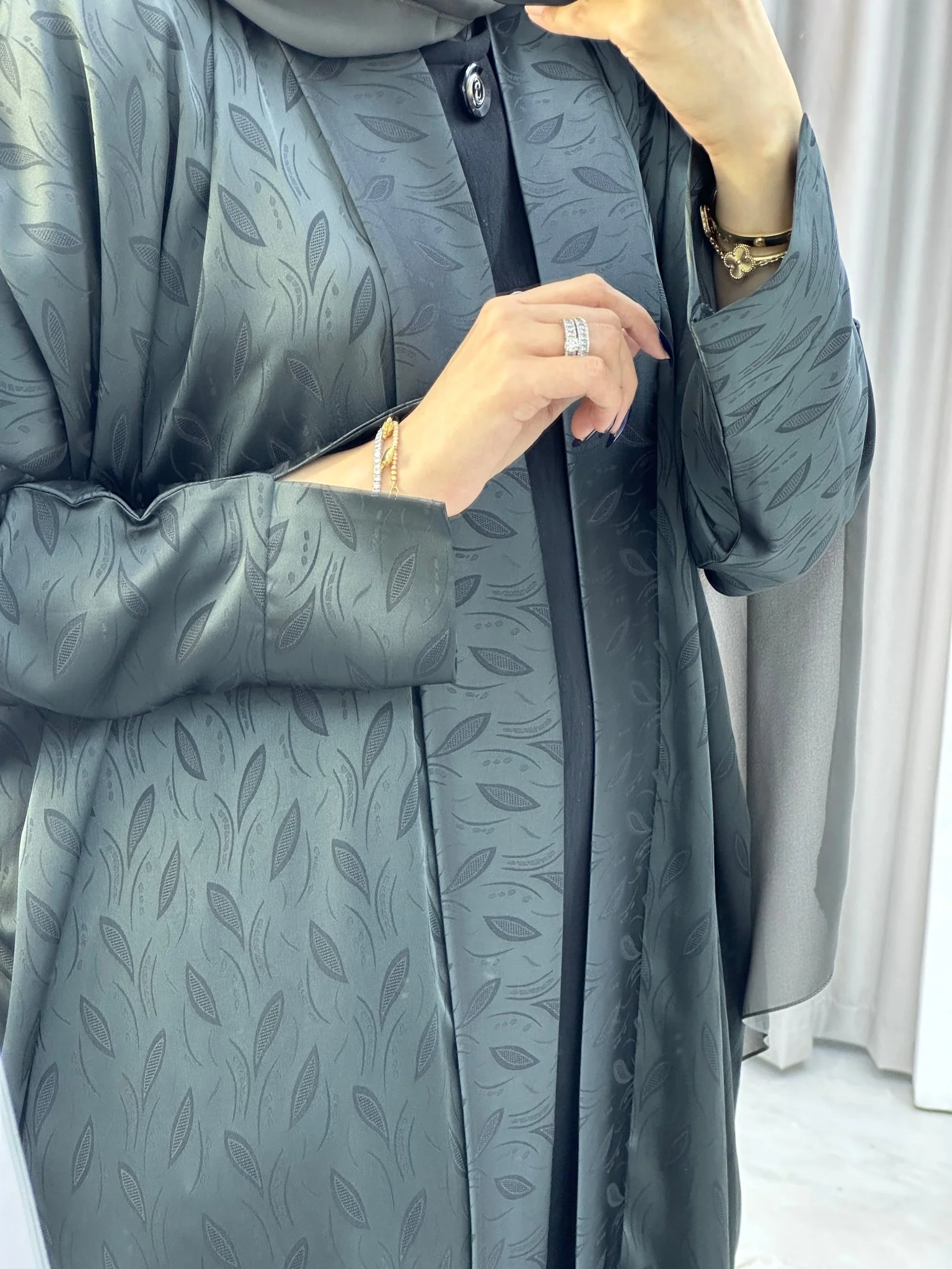 C Grey Leaf Bisht Abaya - Image 6