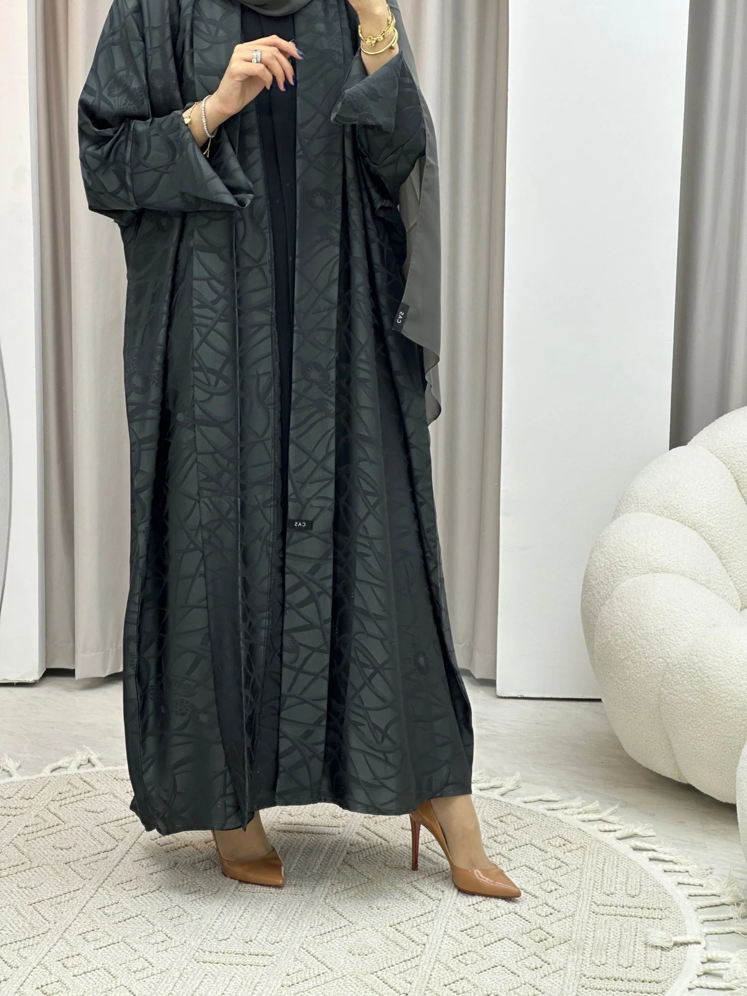 C Grey Swirl Bisht Abaya - Image 5