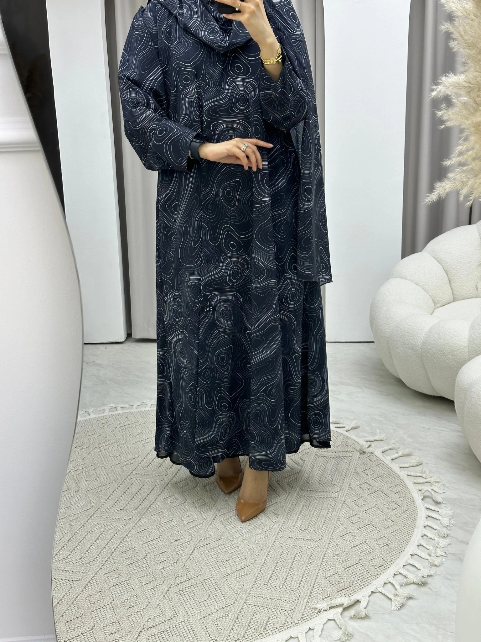 C Italian Marble Crepe Blue Abaya - Image 4