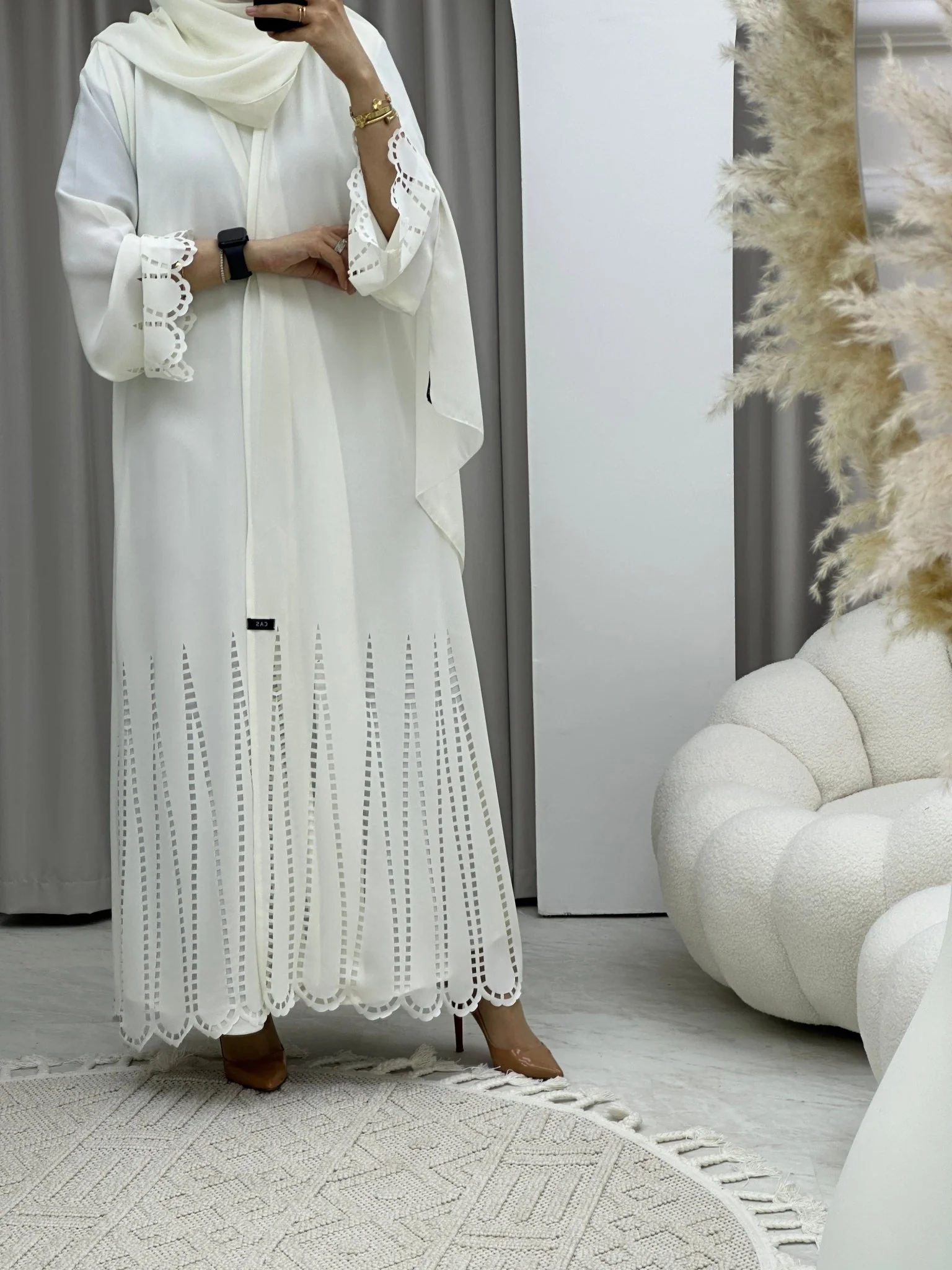 C Laser Cut White Abaya - Image 4