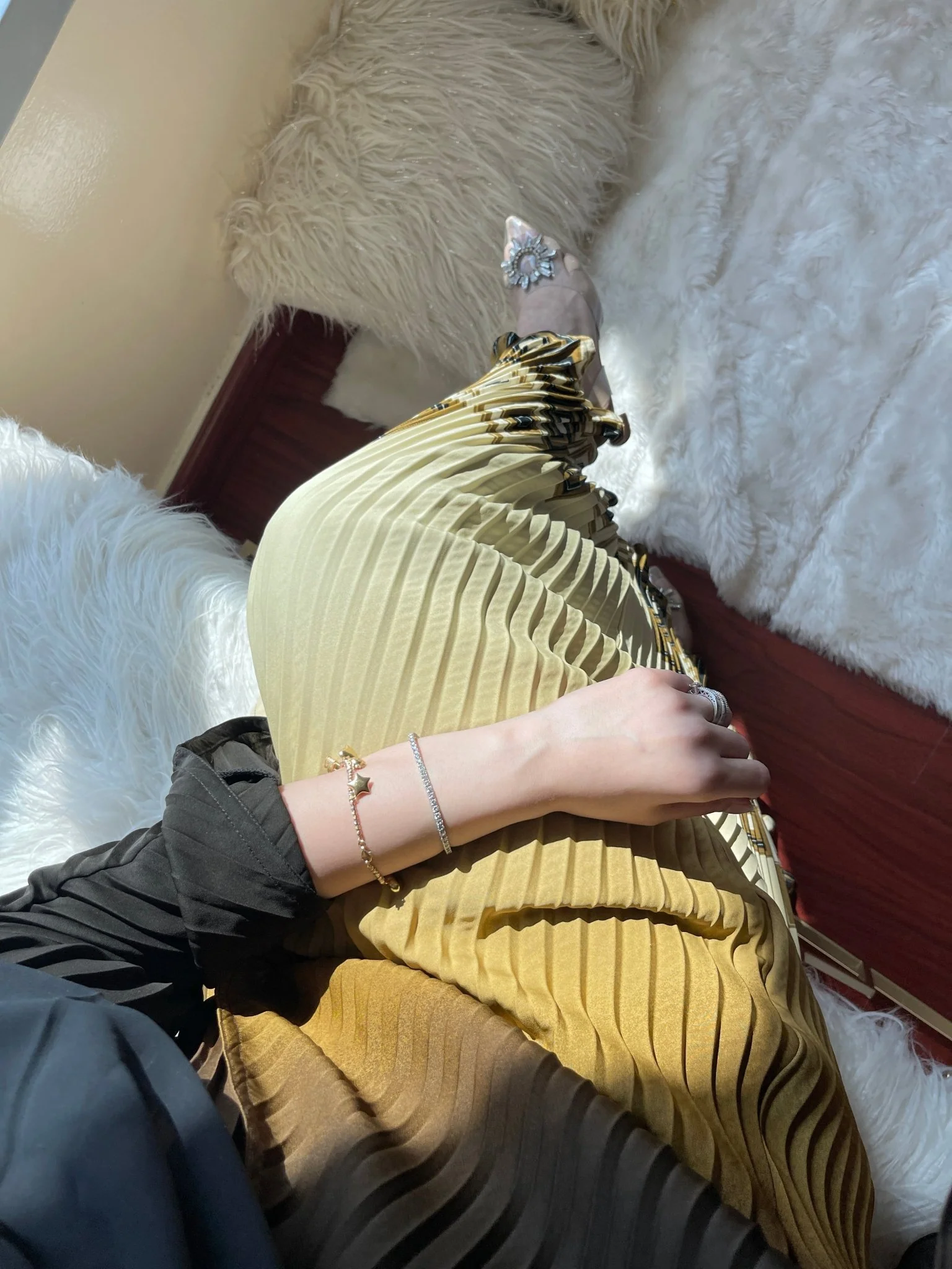 C-Black-Yellow-Ombre-Abaya - Image 5