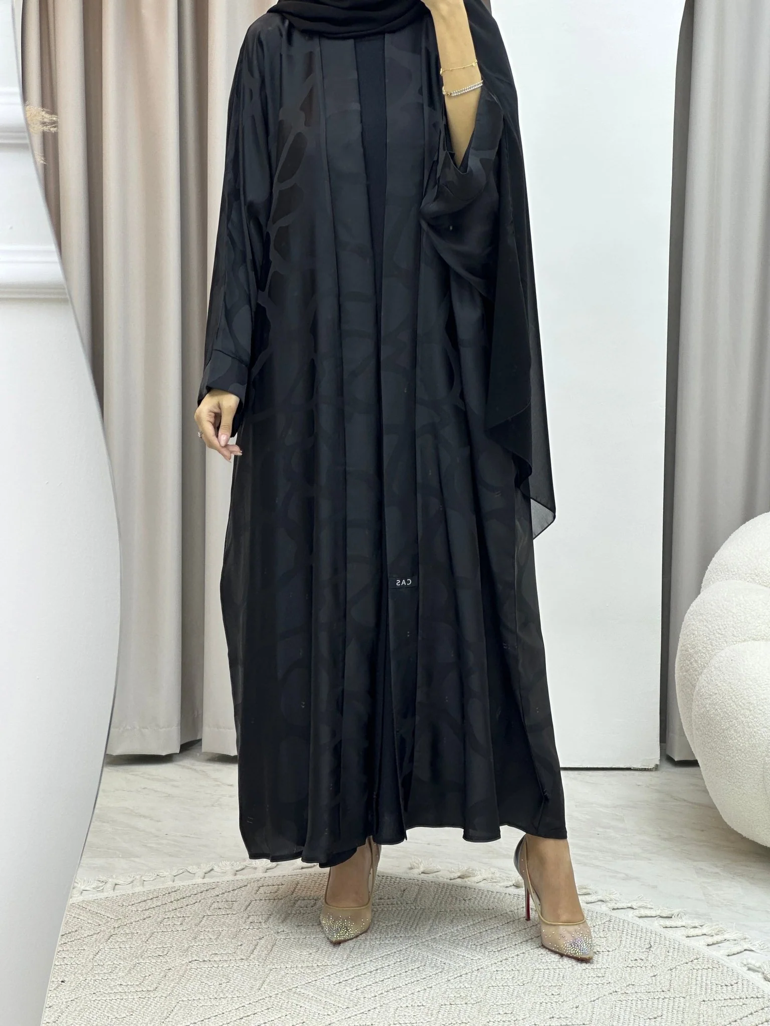 C Marble Geometric Bisht Black Abaya - Image 5