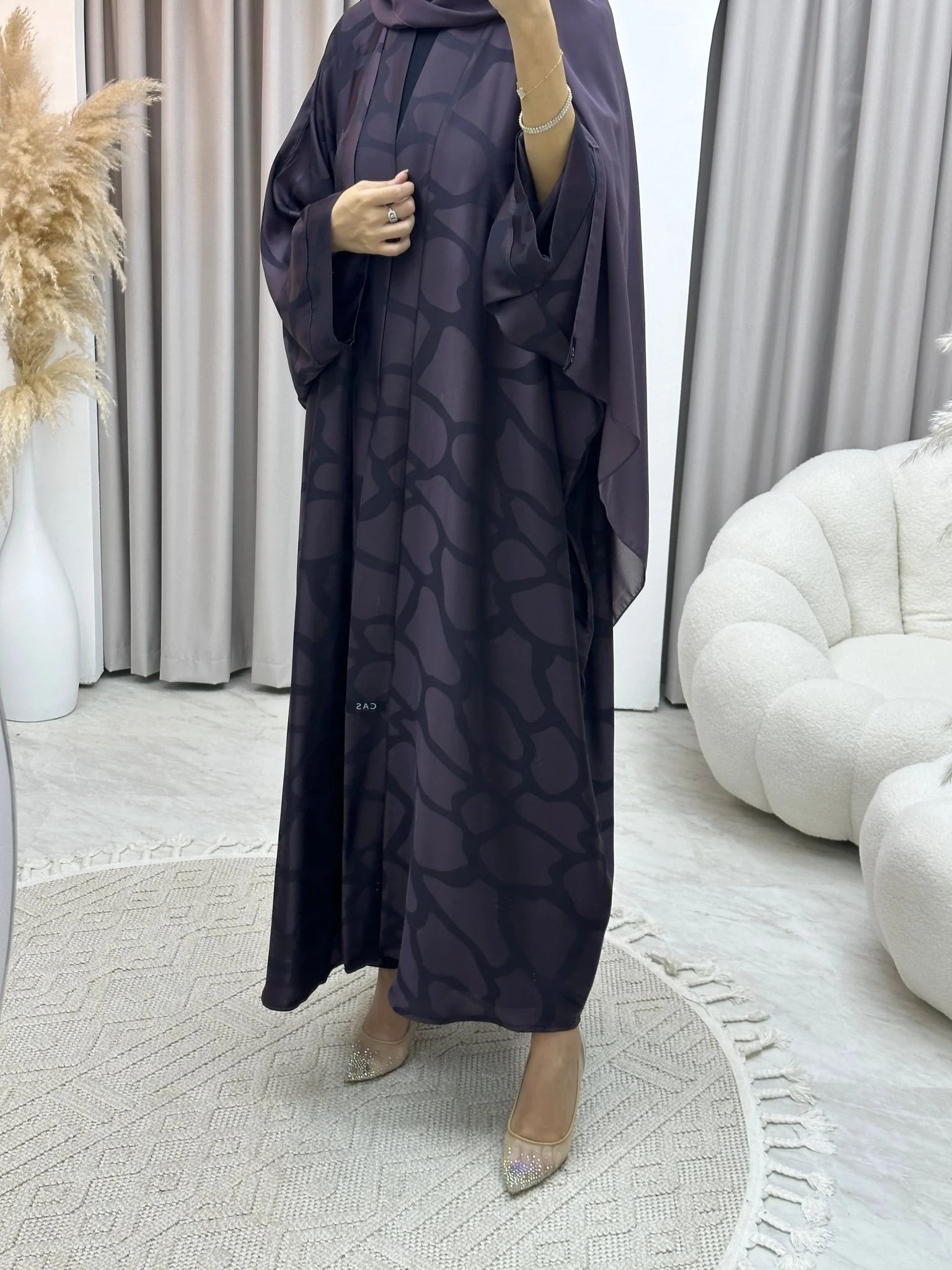 C Marble Geometric Bisht Purple Abaya - Image 7