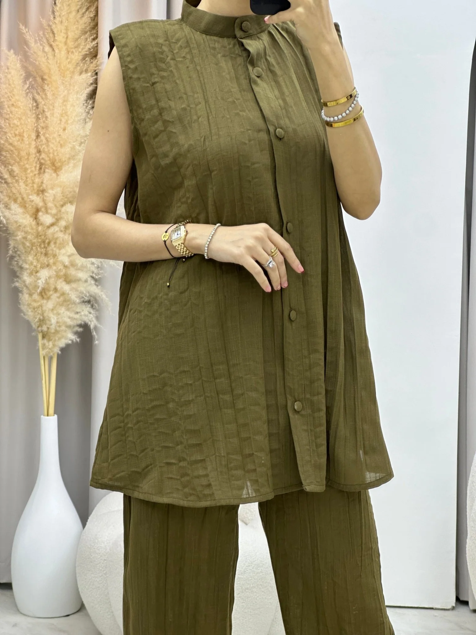 C Olive Green Pleated Linen Inner Set - Image 3