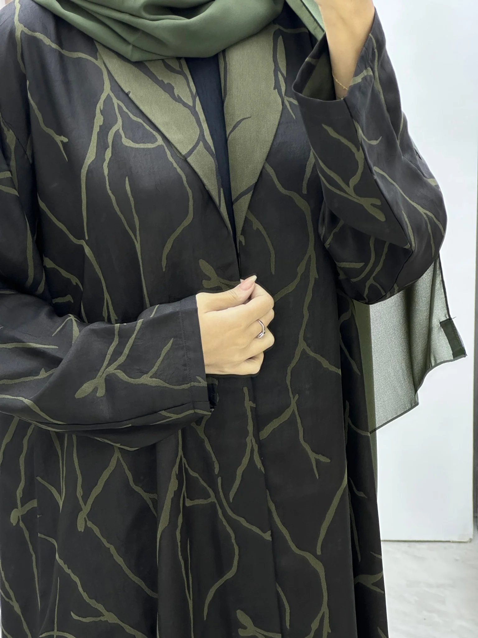 C Paint Stroke Winter Green Coat Abaya - Image 2