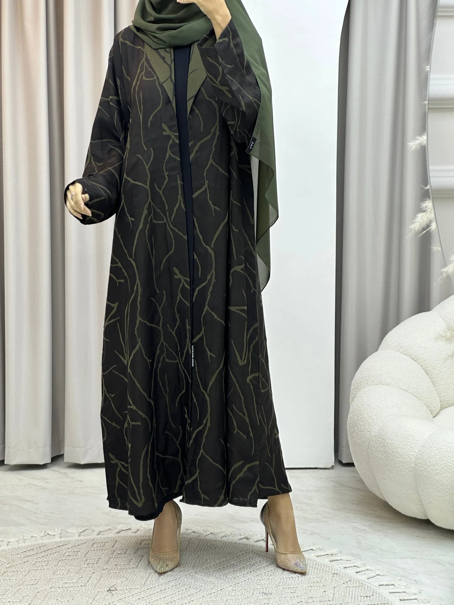 C Paint Stroke Winter Green Coat Abaya - Image 3