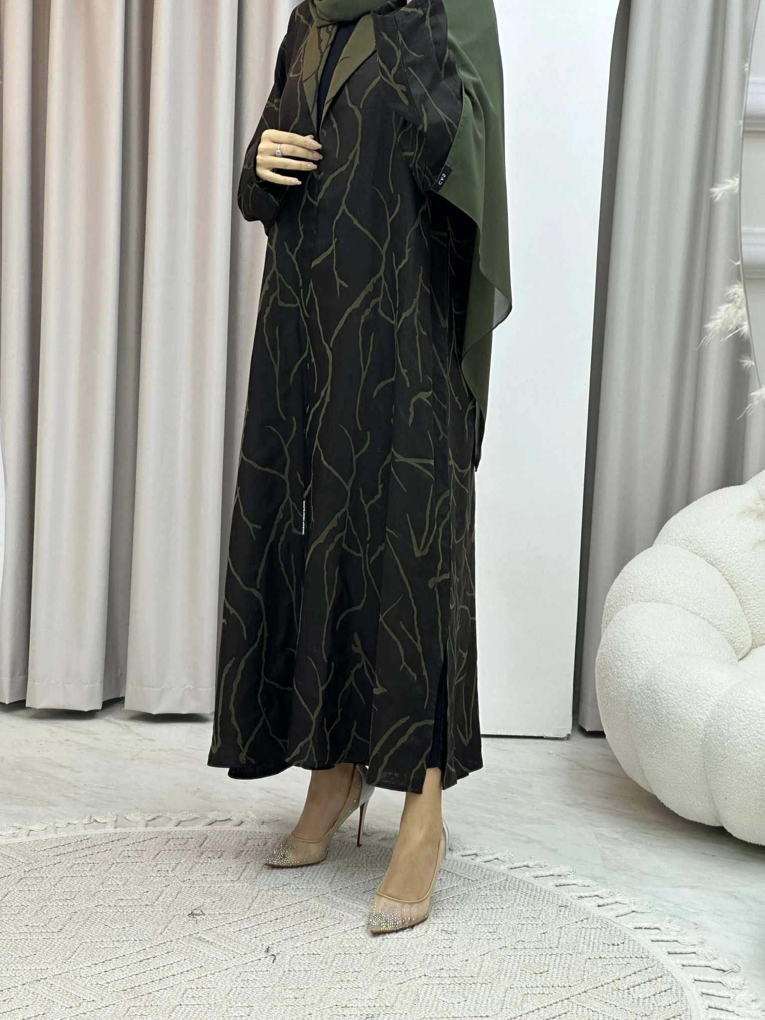C Paint Stroke Winter Green Coat Abaya - Image 4
